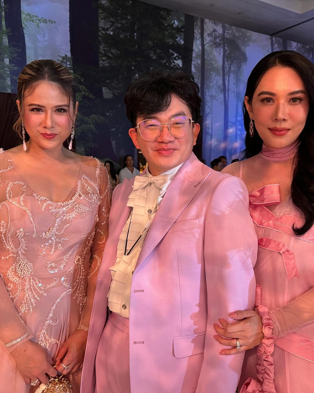 ติ๊ก - กัญญารัตน์ จิรรัชชกิจ