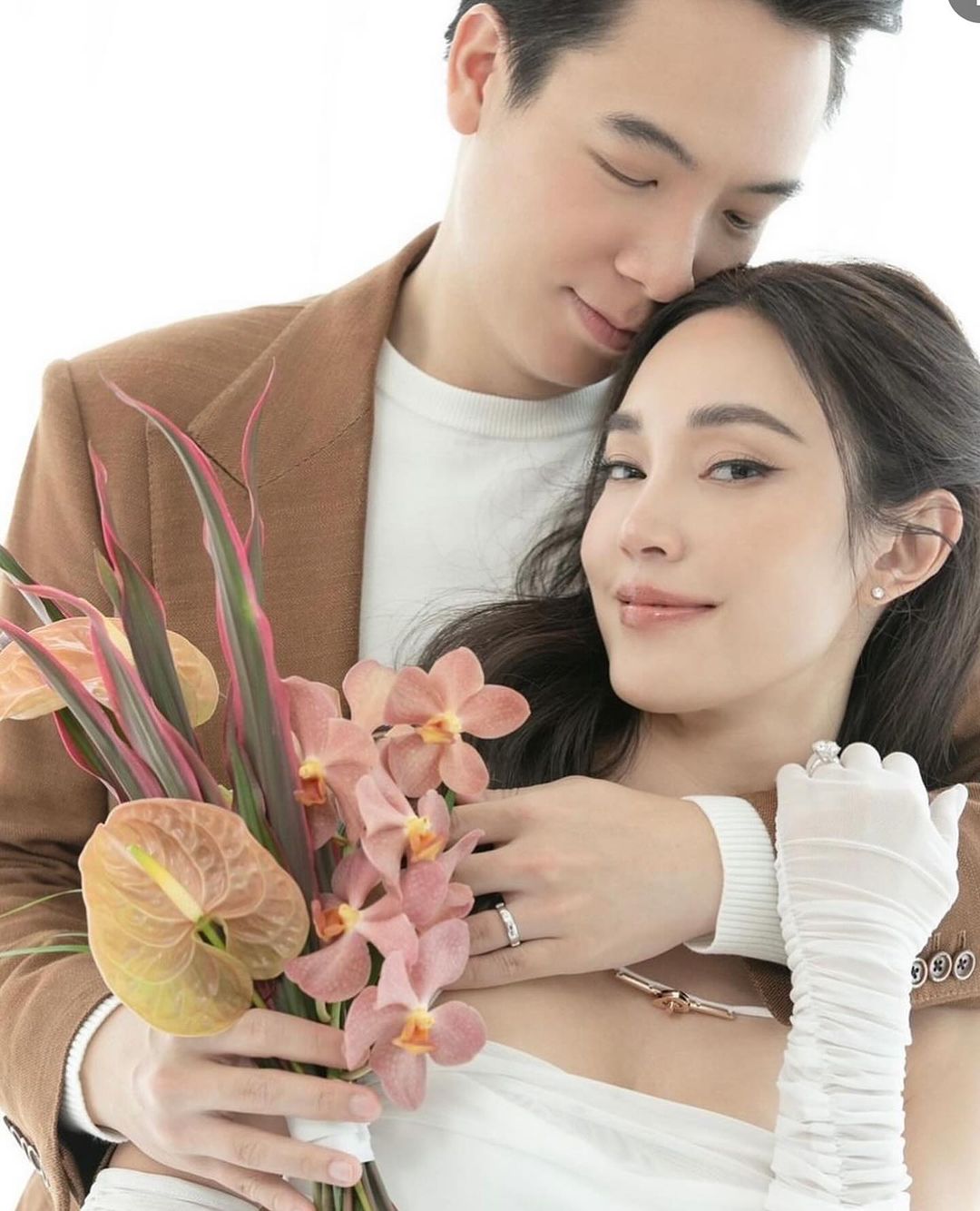 ติ๊ก - กัญญารัตน์ จิรรัชชกิจ