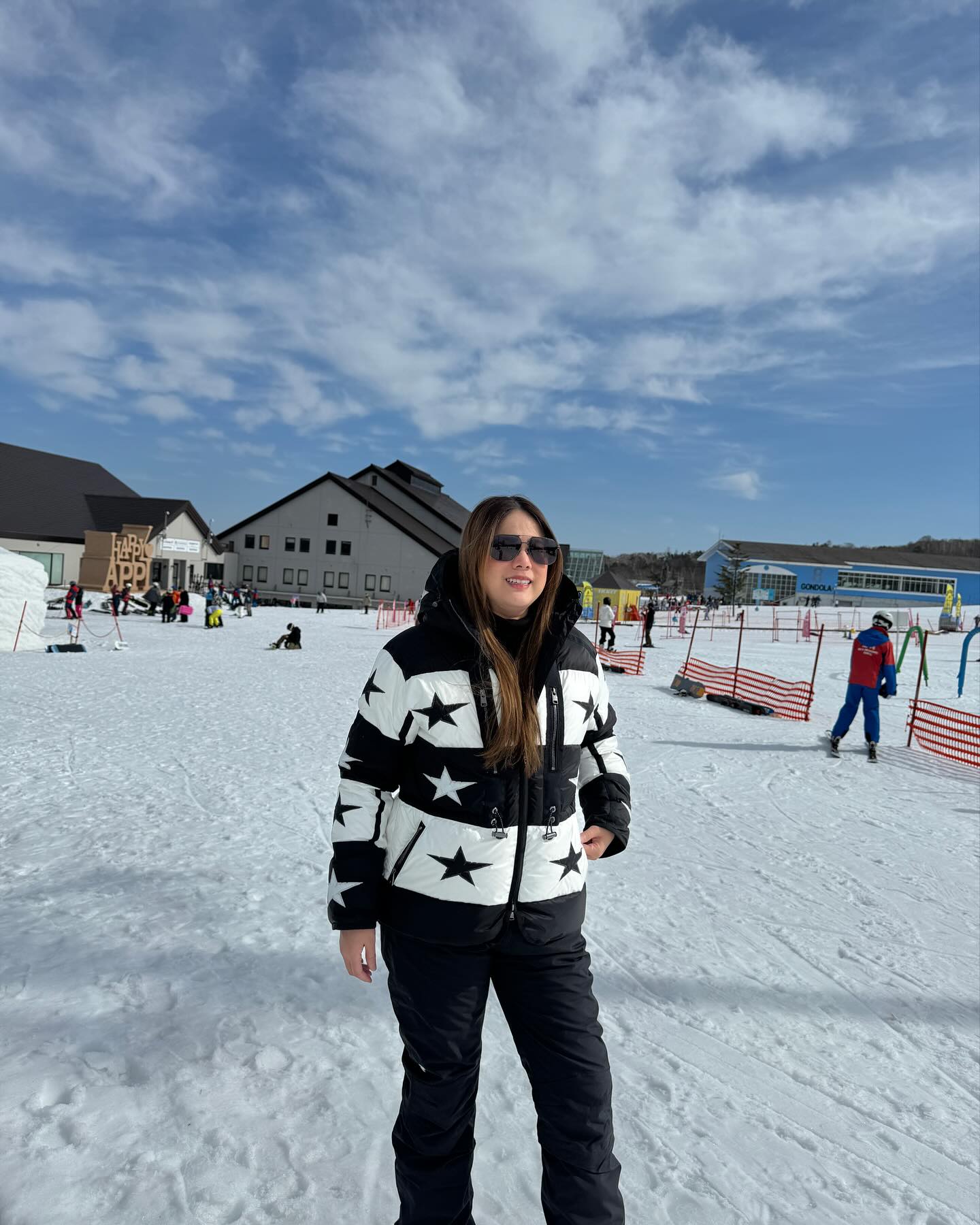 ติ๊ก - กัญญารัตน์ จิรรัชชกิจ