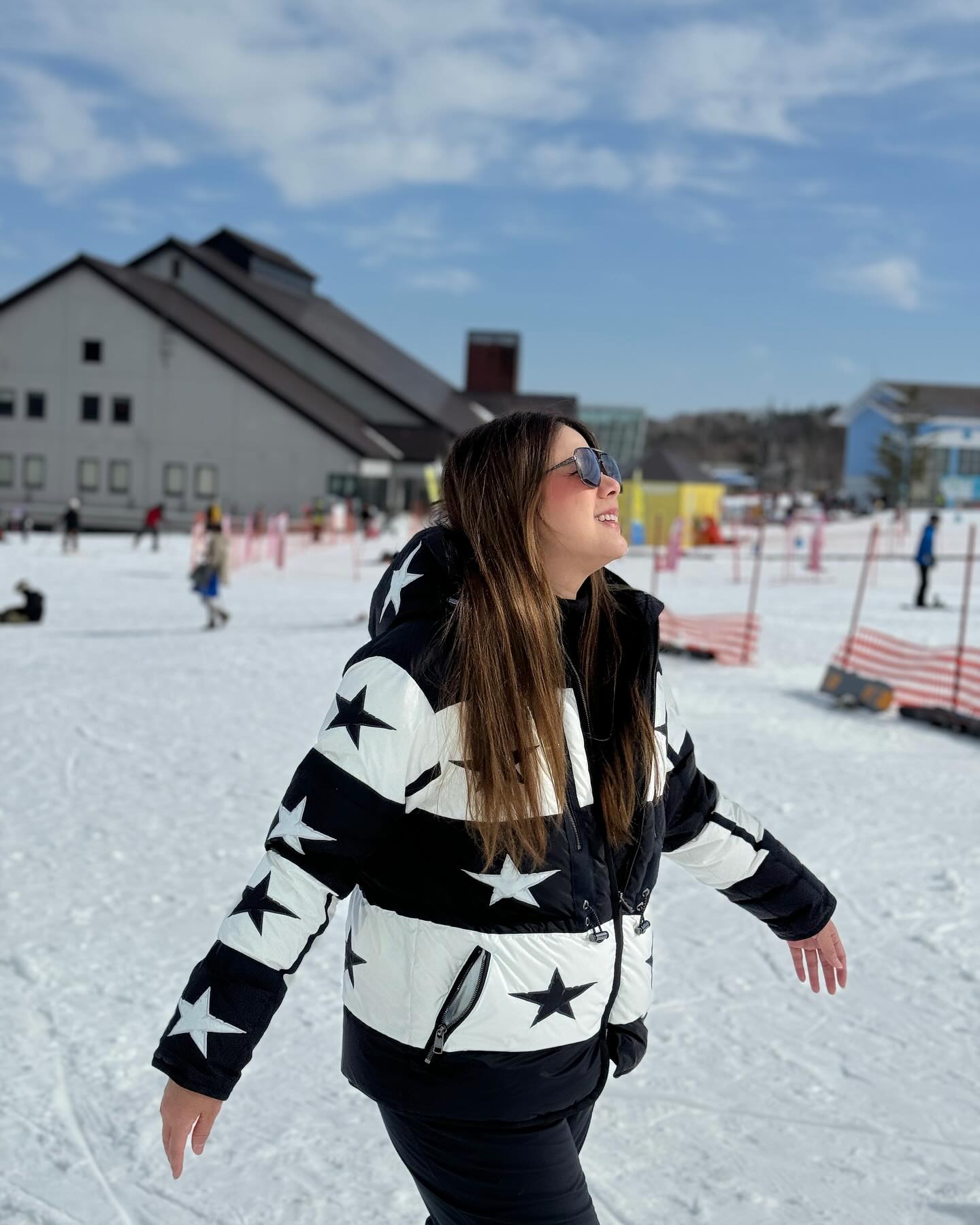 ติ๊ก - กัญญารัตน์ จิรรัชชกิจ