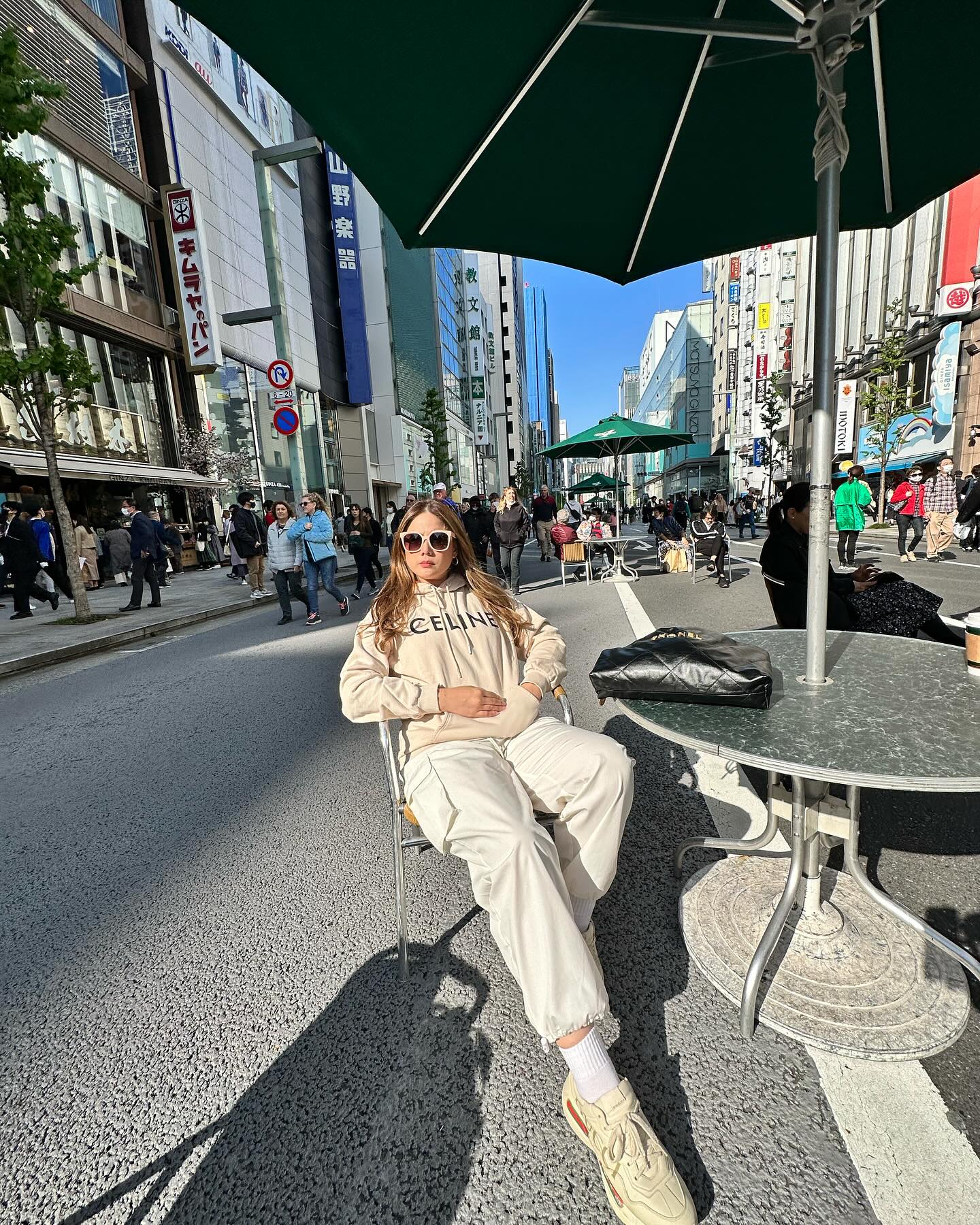 ติ๊ก - กัญญารัตน์ จิรรัชชกิจ