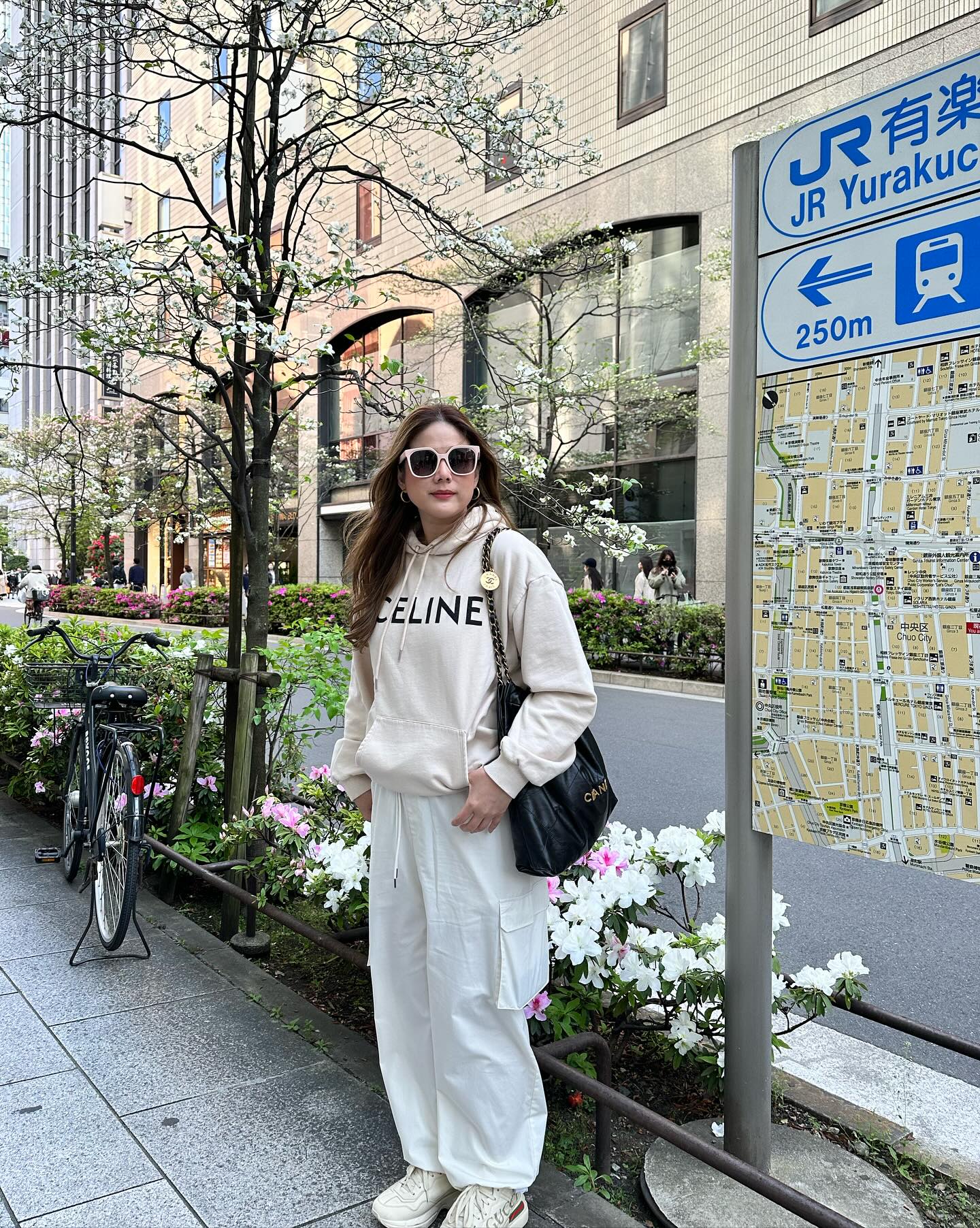 ติ๊ก - กัญญารัตน์ จิรรัชชกิจ