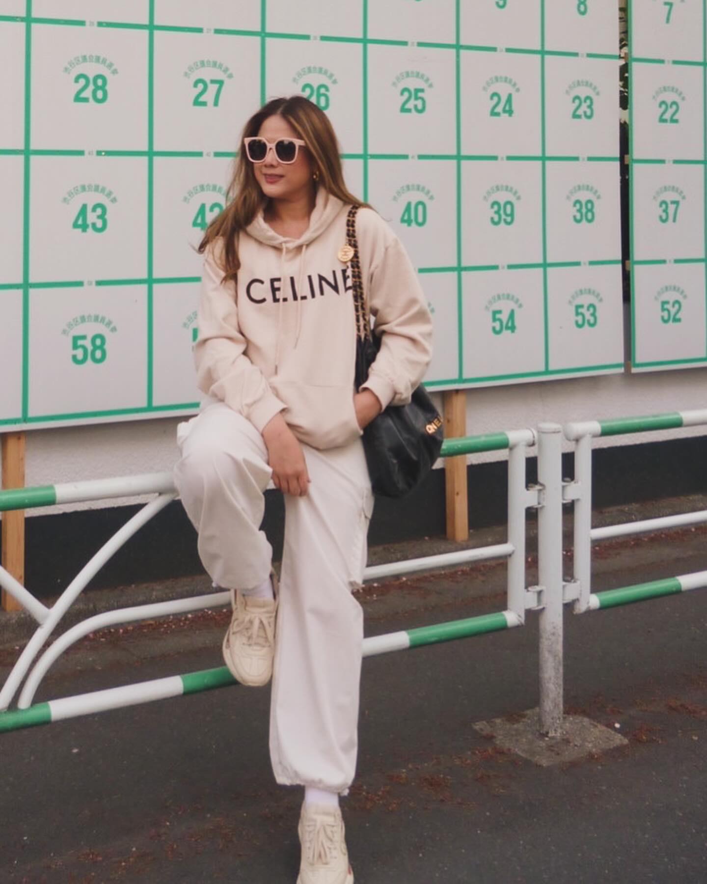 ติ๊ก - กัญญารัตน์ จิรรัชชกิจ