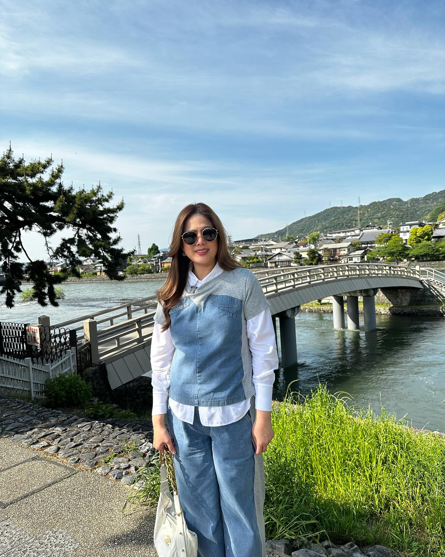 ติ๊ก - กัญญารัตน์ จิรรัชชกิจ