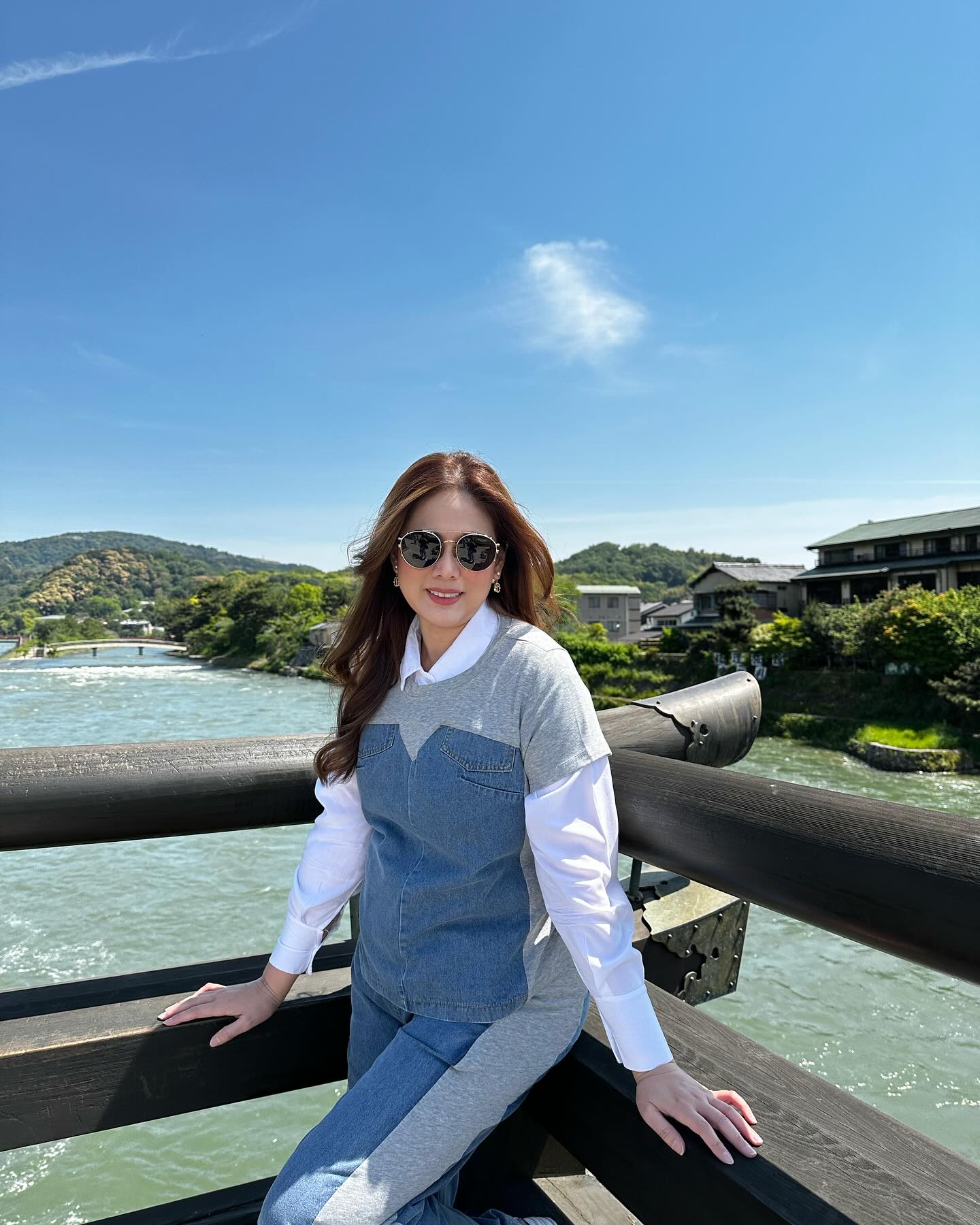 ติ๊ก - กัญญารัตน์ จิรรัชชกิจ