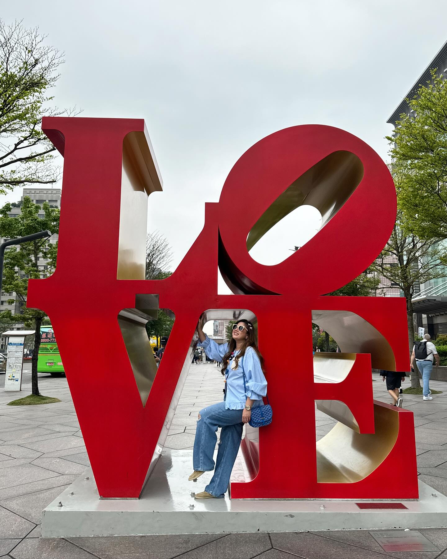 ติ๊ก - กัญญารัตน์ จิรรัชชกิจ