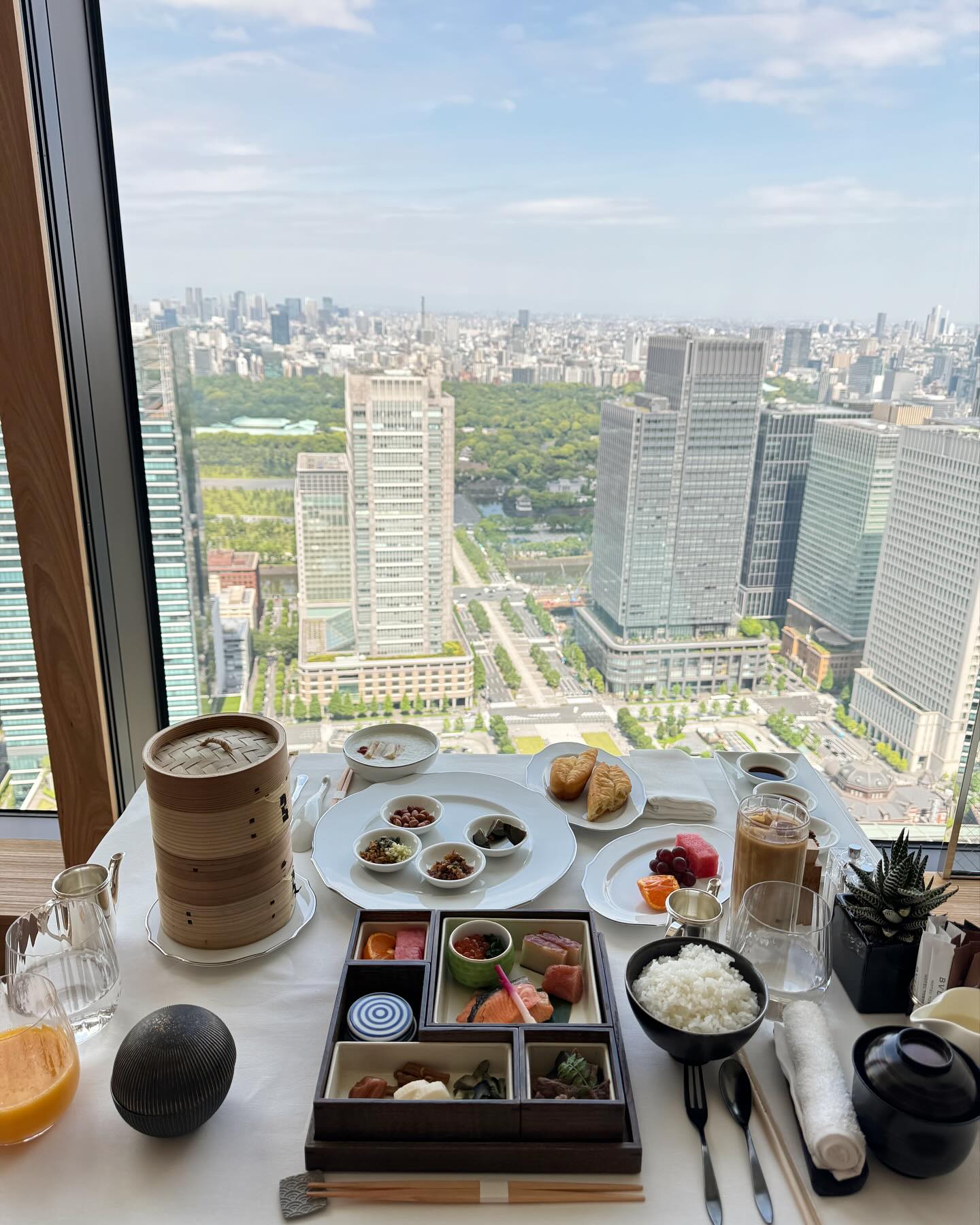 ติ๊ก - กัญญารัตน์ จิรรัชชกิจ