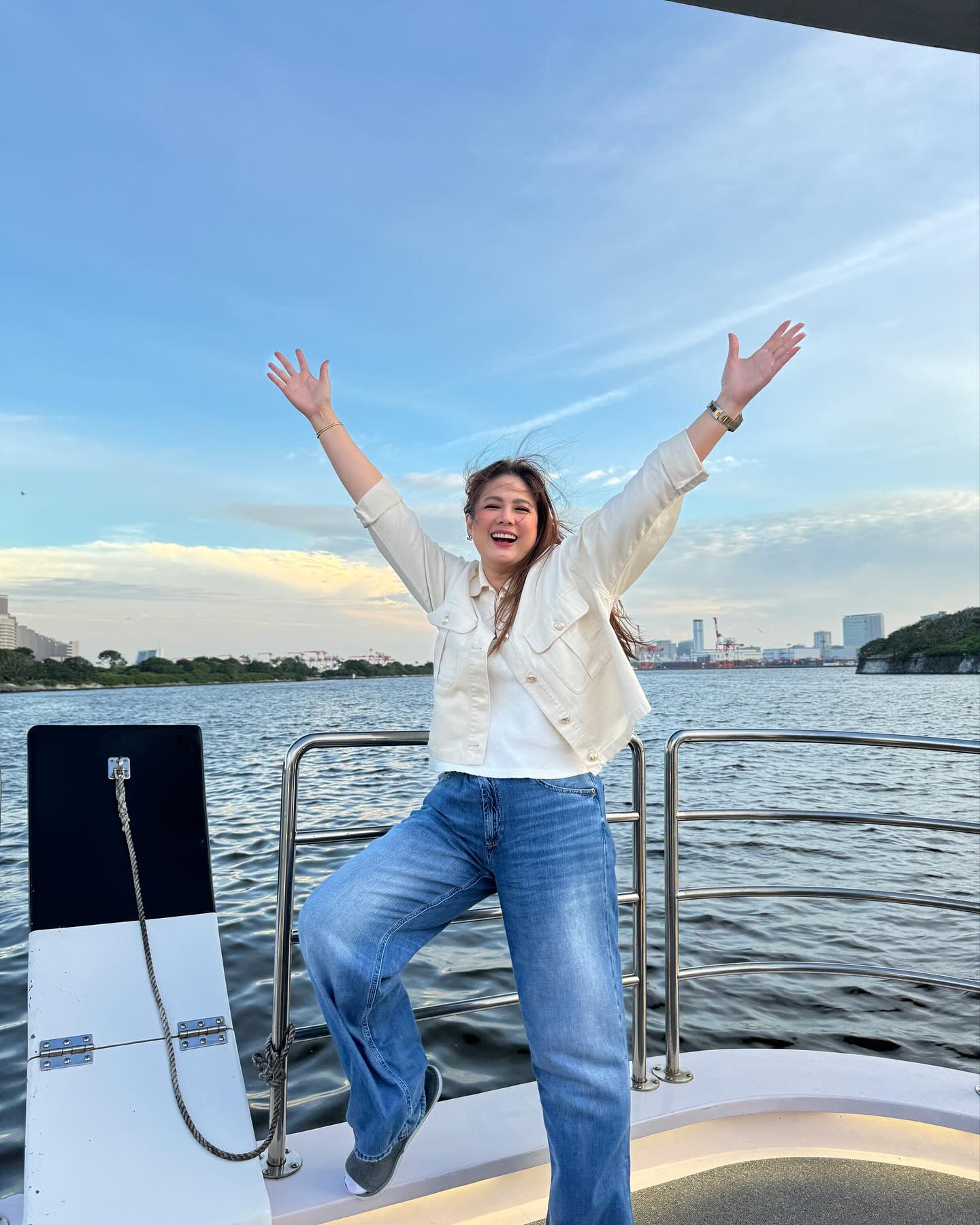 ติ๊ก - กัญญารัตน์ จิรรัชชกิจ