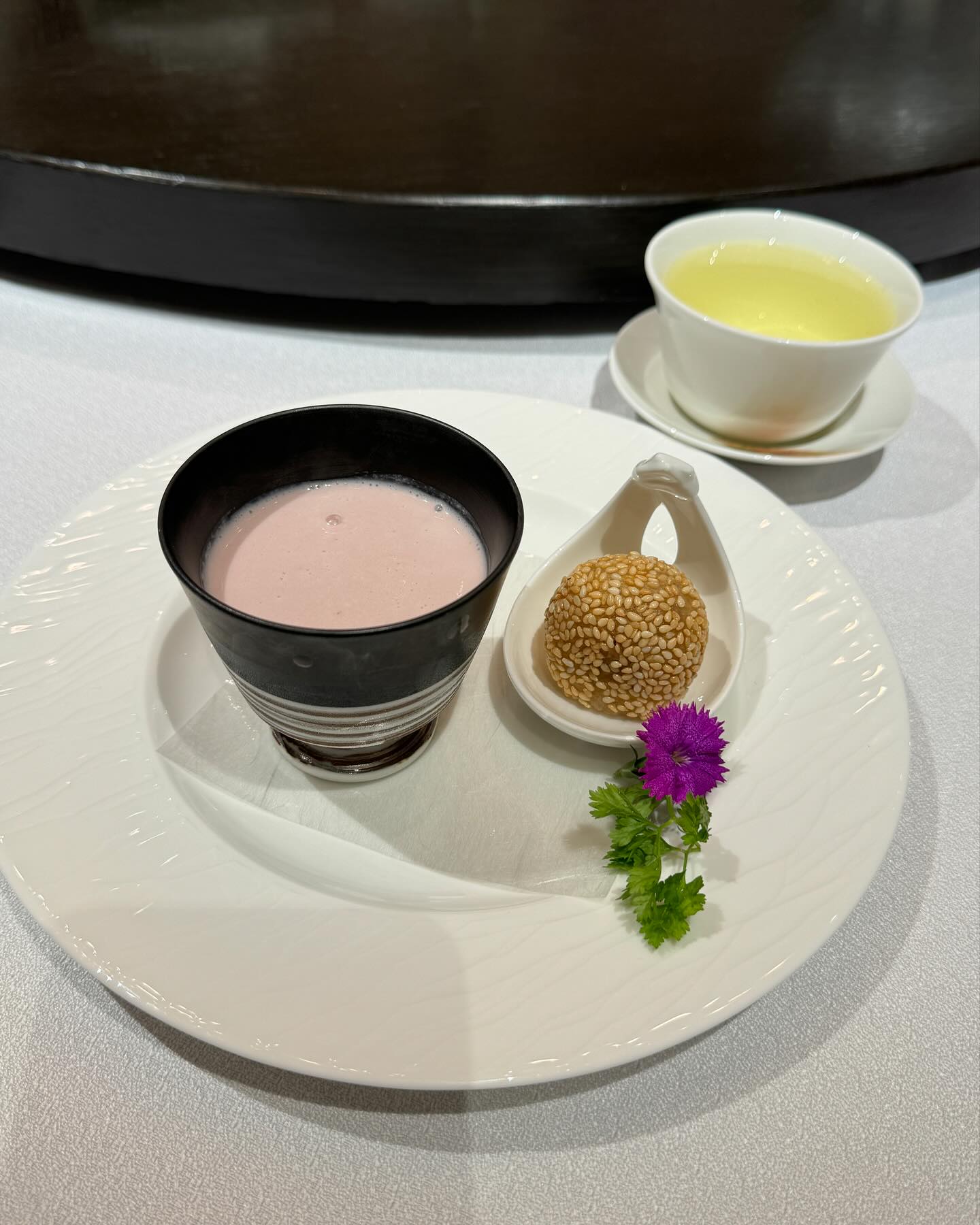 ติ๊ก - กัญญารัตน์ จิรรัชชกิจ