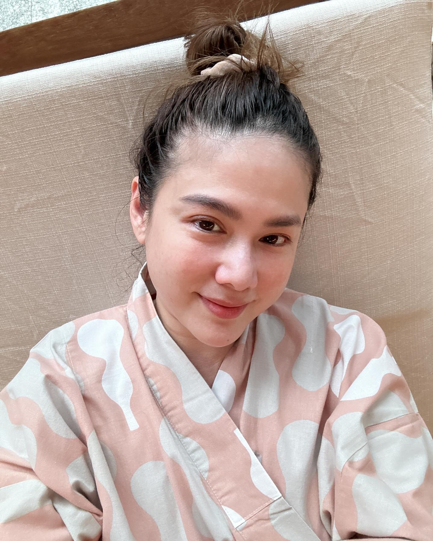 ติ๊ก - กัญญารัตน์ จิรรัชชกิจ