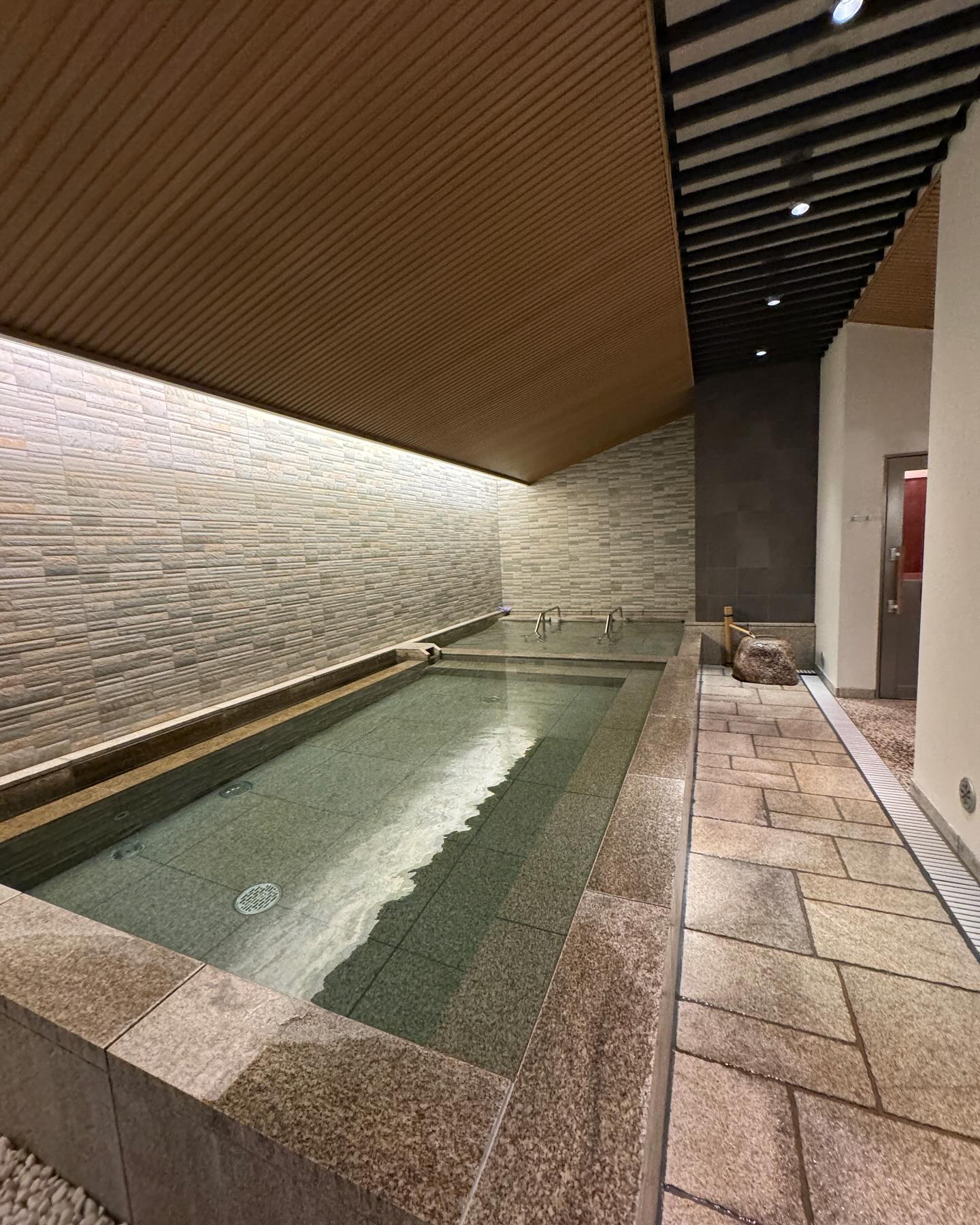 ติ๊ก - กัญญารัตน์ จิรรัชชกิจ