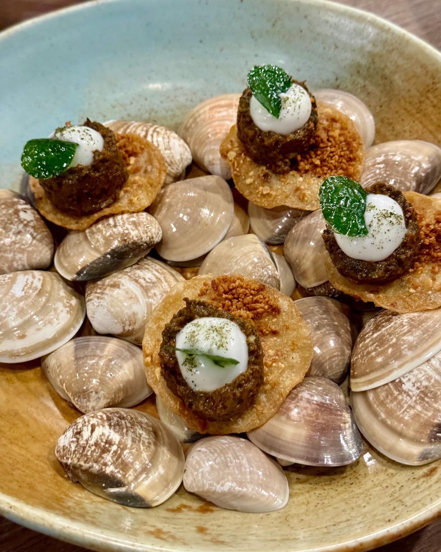 ติ๊ก - กัญญารัตน์ จิรรัชชกิจ