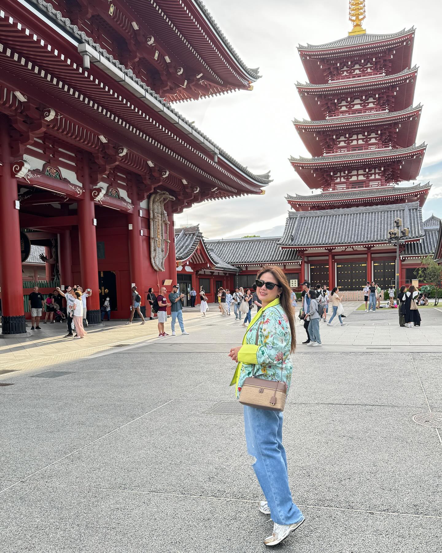 ติ๊ก - กัญญารัตน์ จิรรัชชกิจ