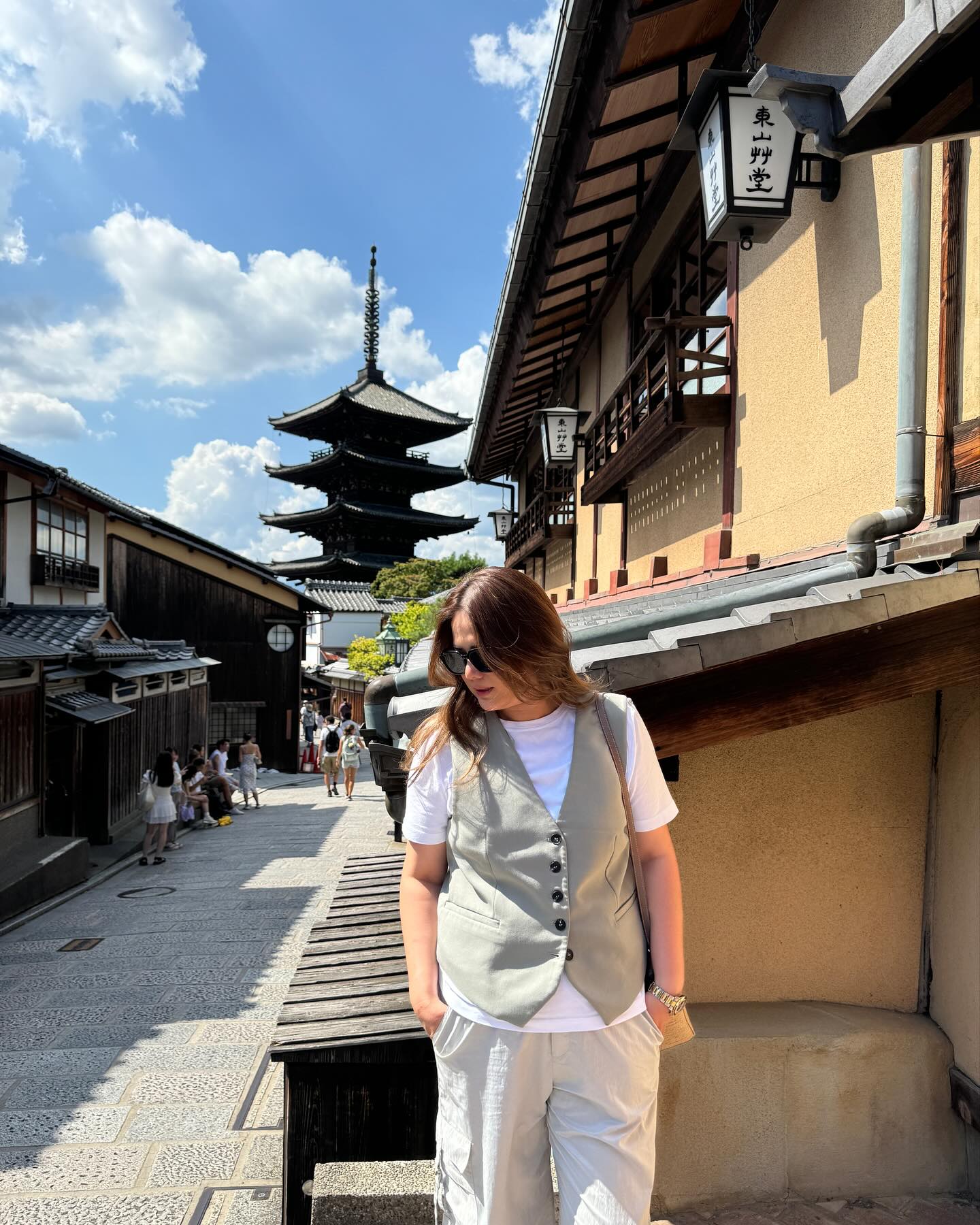 ติ๊ก - กัญญารัตน์ จิรรัชชกิจ