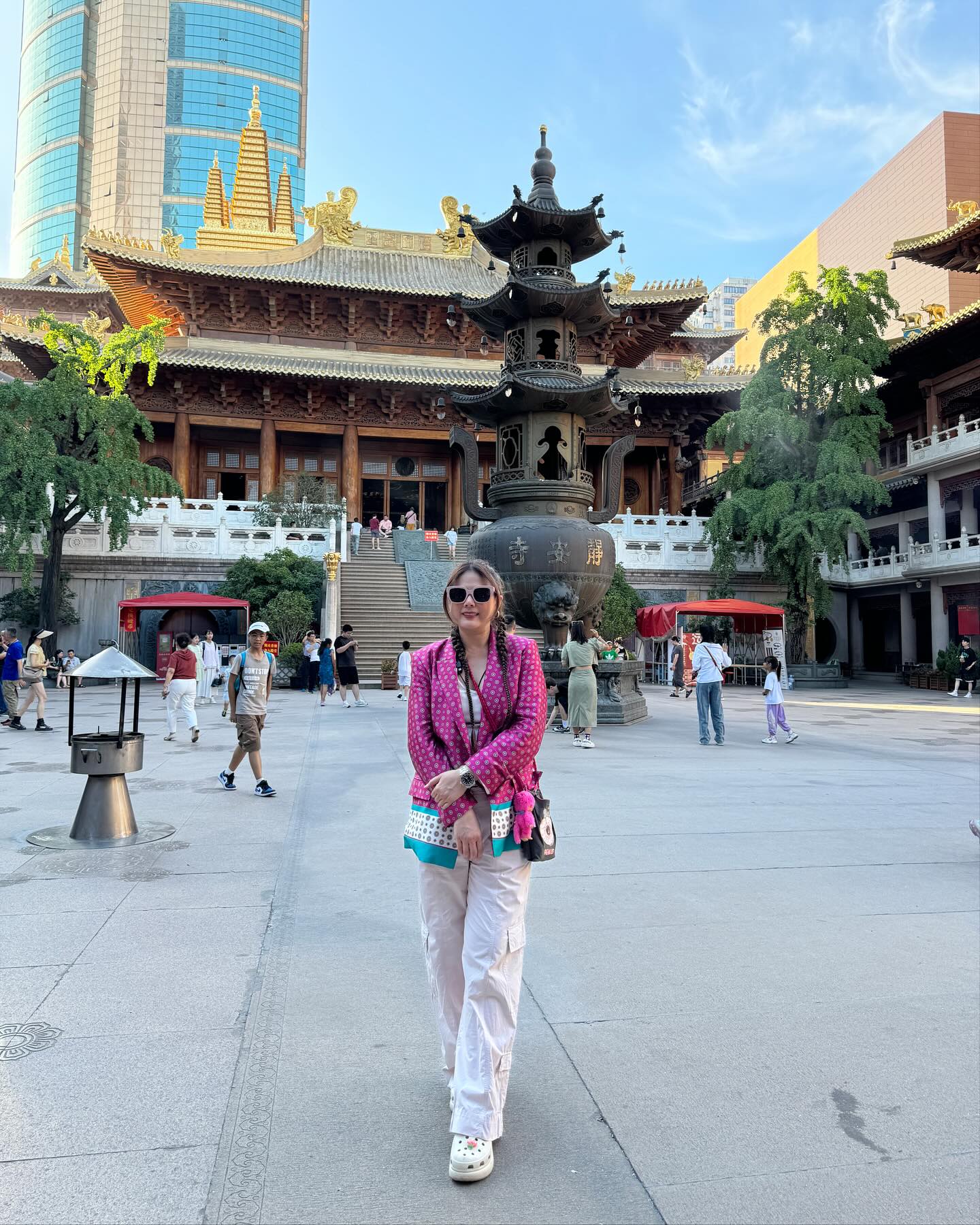 ติ๊ก - กัญญารัตน์ จิรรัชชกิจ