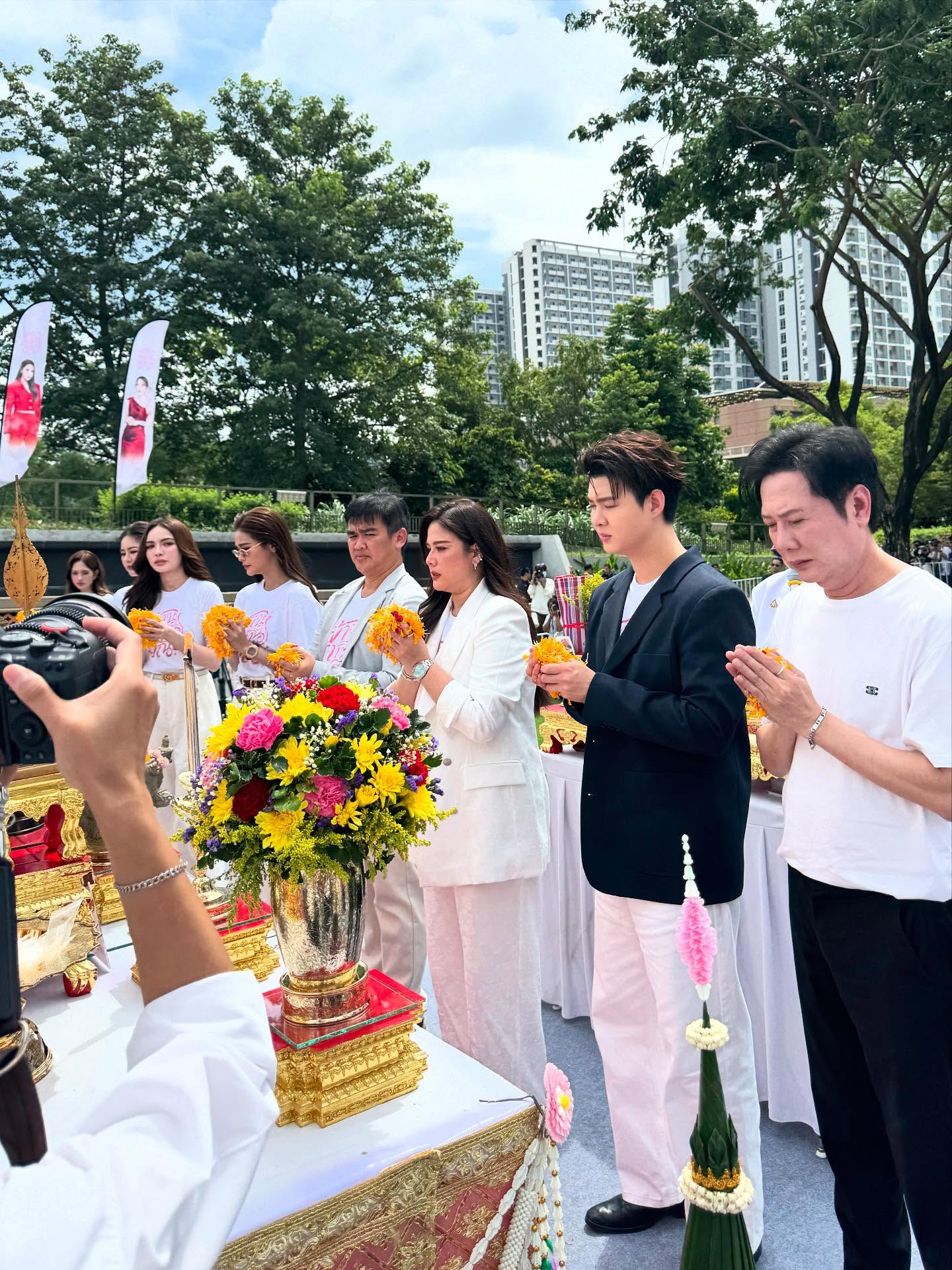 ติ๊ก - กัญญารัตน์ จิรรัชชกิจ