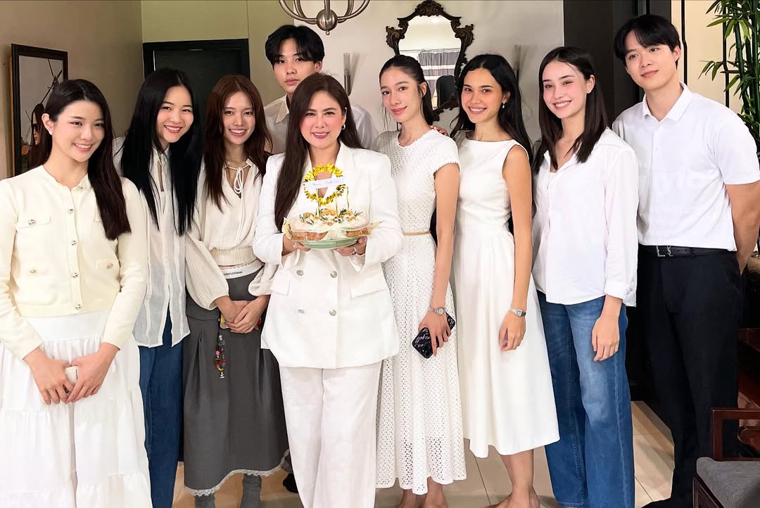 ติ๊ก - กัญญารัตน์ จิรรัชชกิจ