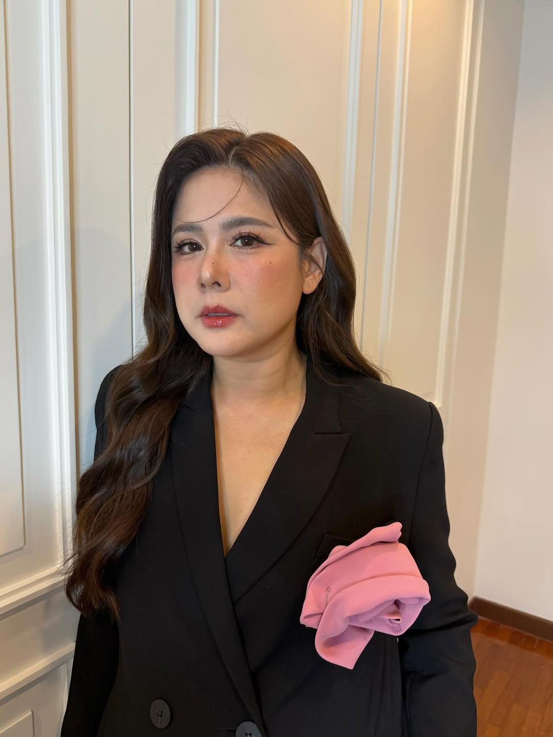 ติ๊ก - กัญญารัตน์ จิรรัชชกิจ
