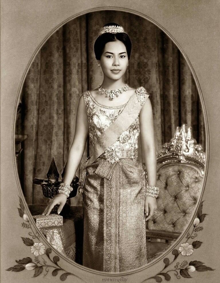 ติ๊ก - กัญญารัตน์ จิรรัชชกิจ