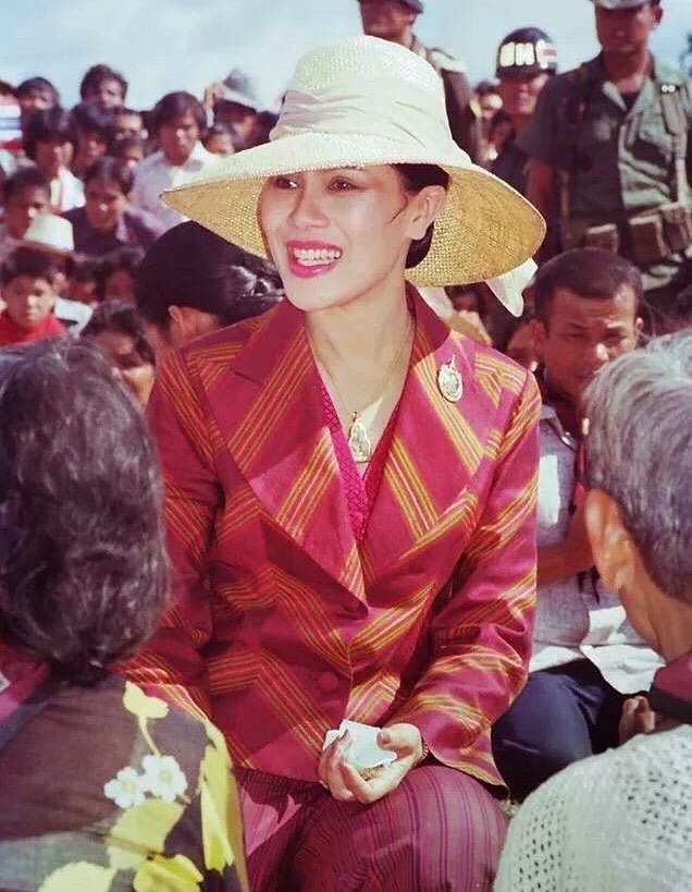 ติ๊ก - กัญญารัตน์ จิรรัชชกิจ