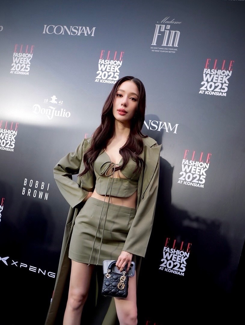 ติ๊ก - กัญญารัตน์ จิรรัชชกิจ