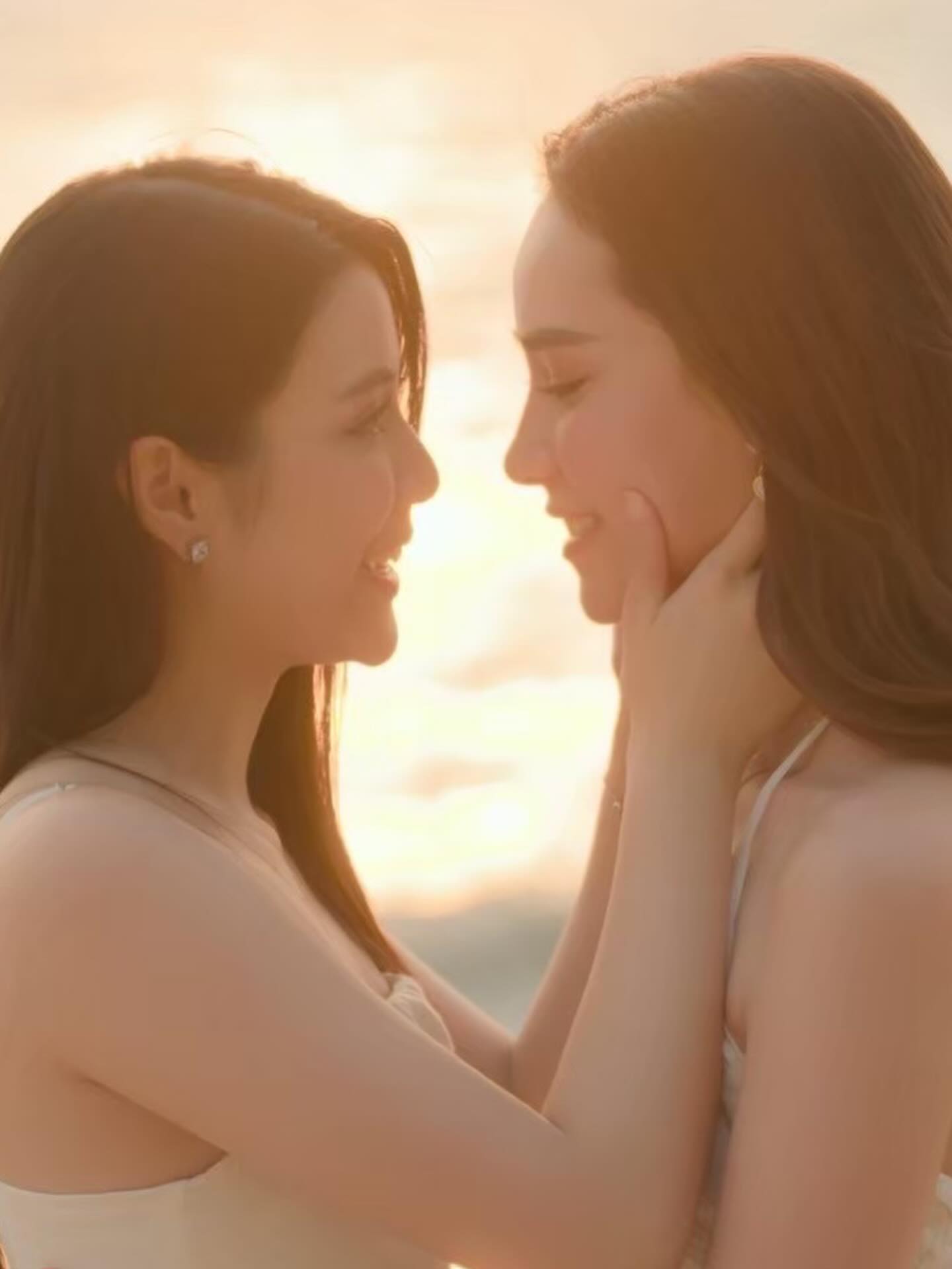 ติ๊ก - กัญญารัตน์ จิรรัชชกิจ