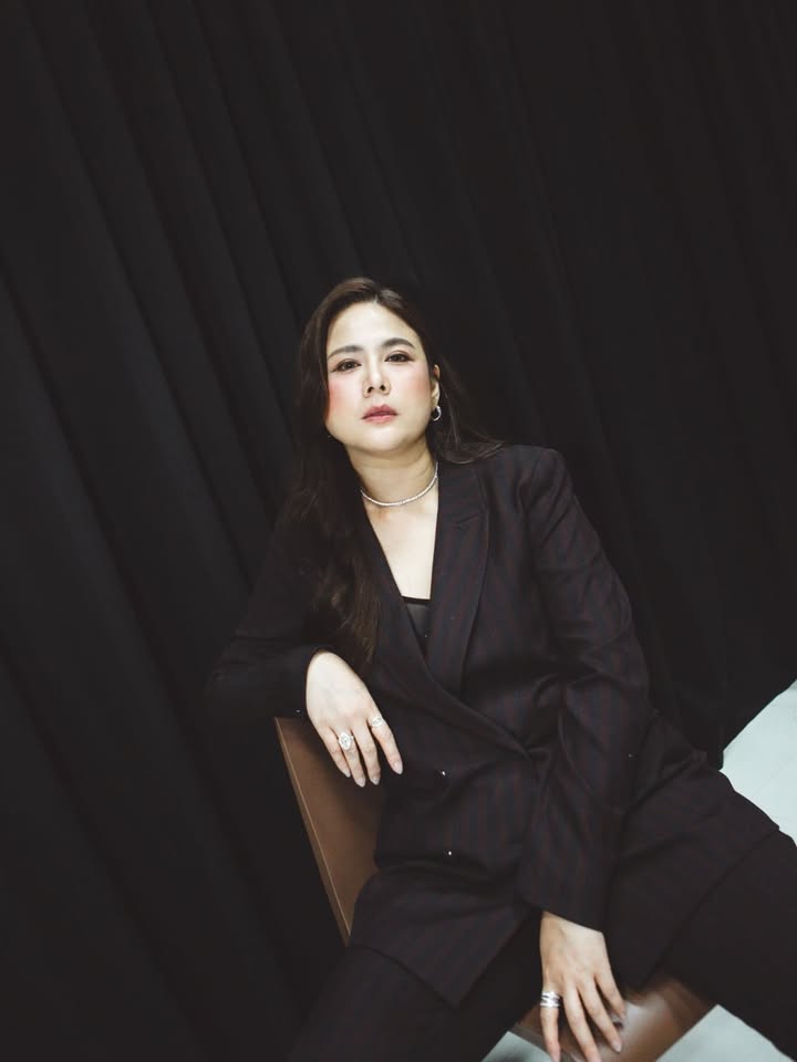 ติ๊ก - กัญญารัตน์ จิรรัชชกิจ