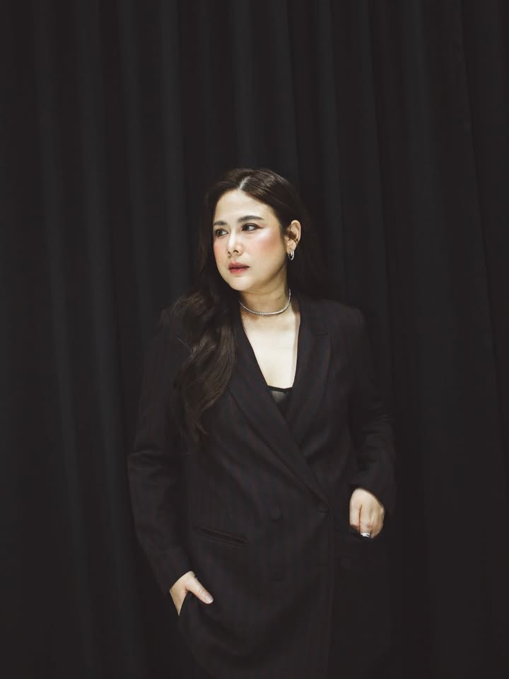 ติ๊ก - กัญญารัตน์ จิรรัชชกิจ