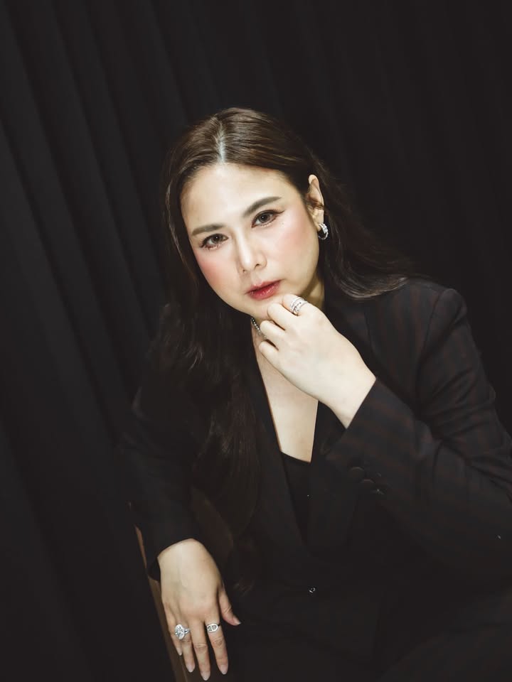 ติ๊ก - กัญญารัตน์ จิรรัชชกิจ