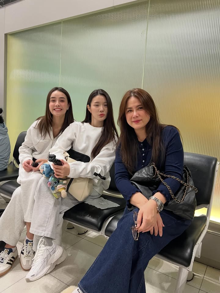 ติ๊ก - กัญญารัตน์ จิรรัชชกิจ