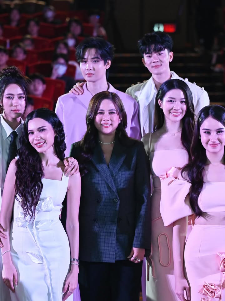 ติ๊ก - กัญญารัตน์ จิรรัชชกิจ