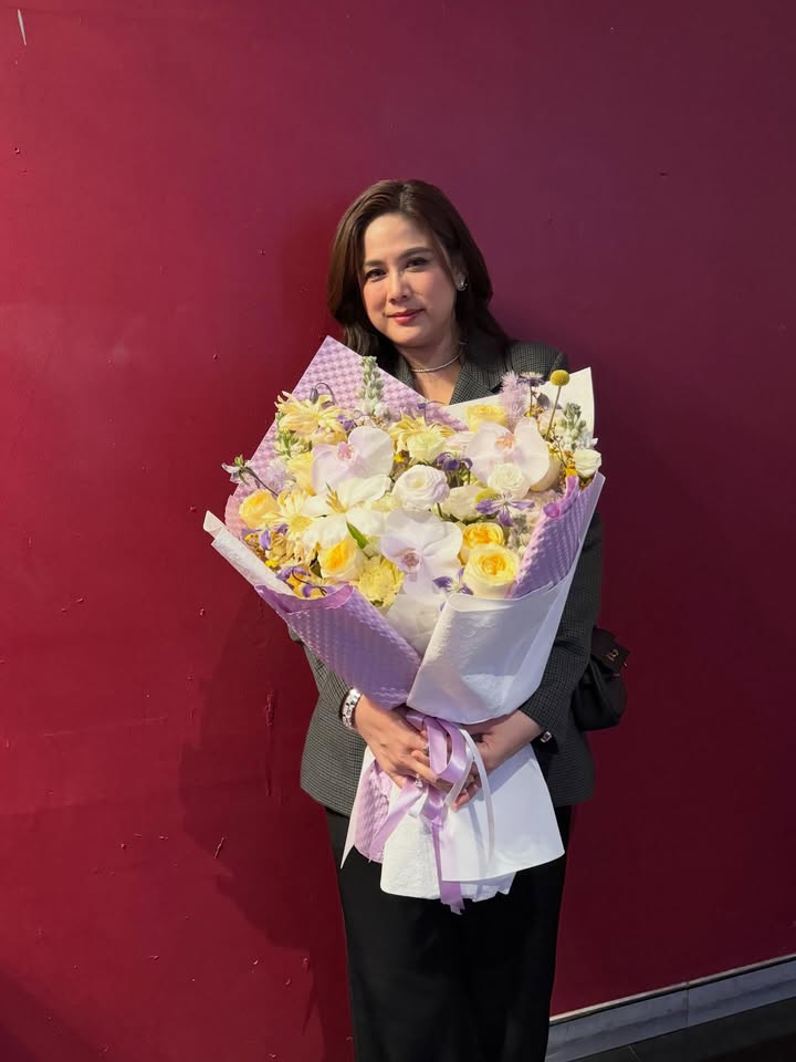 ติ๊ก - กัญญารัตน์ จิรรัชชกิจ