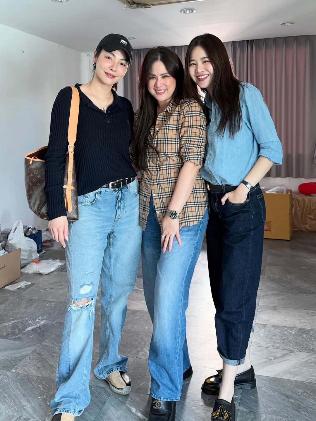 ติ๊ก - กัญญารัตน์ จิรรัชชกิจ