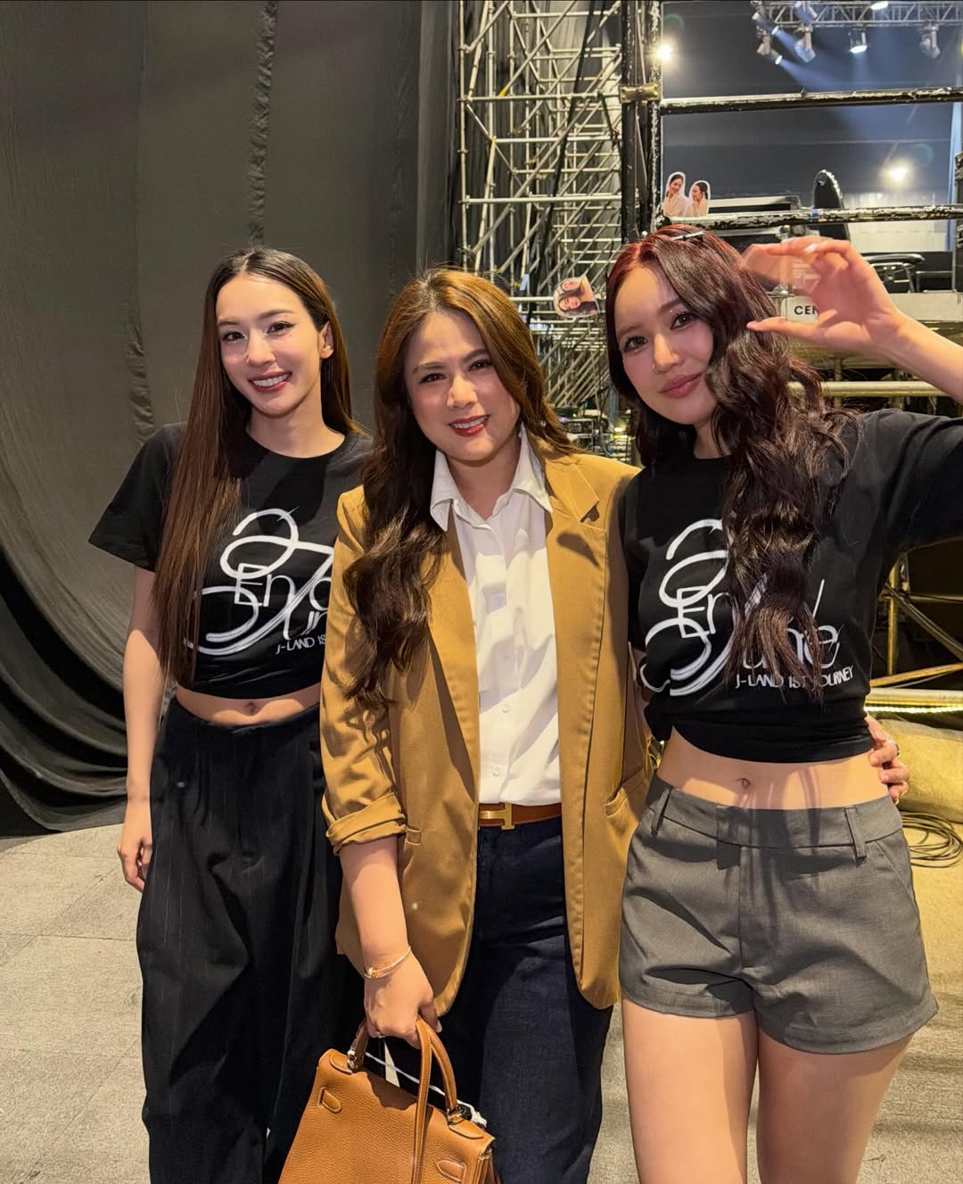 ติ๊ก - กัญญารัตน์ จิรรัชชกิจ