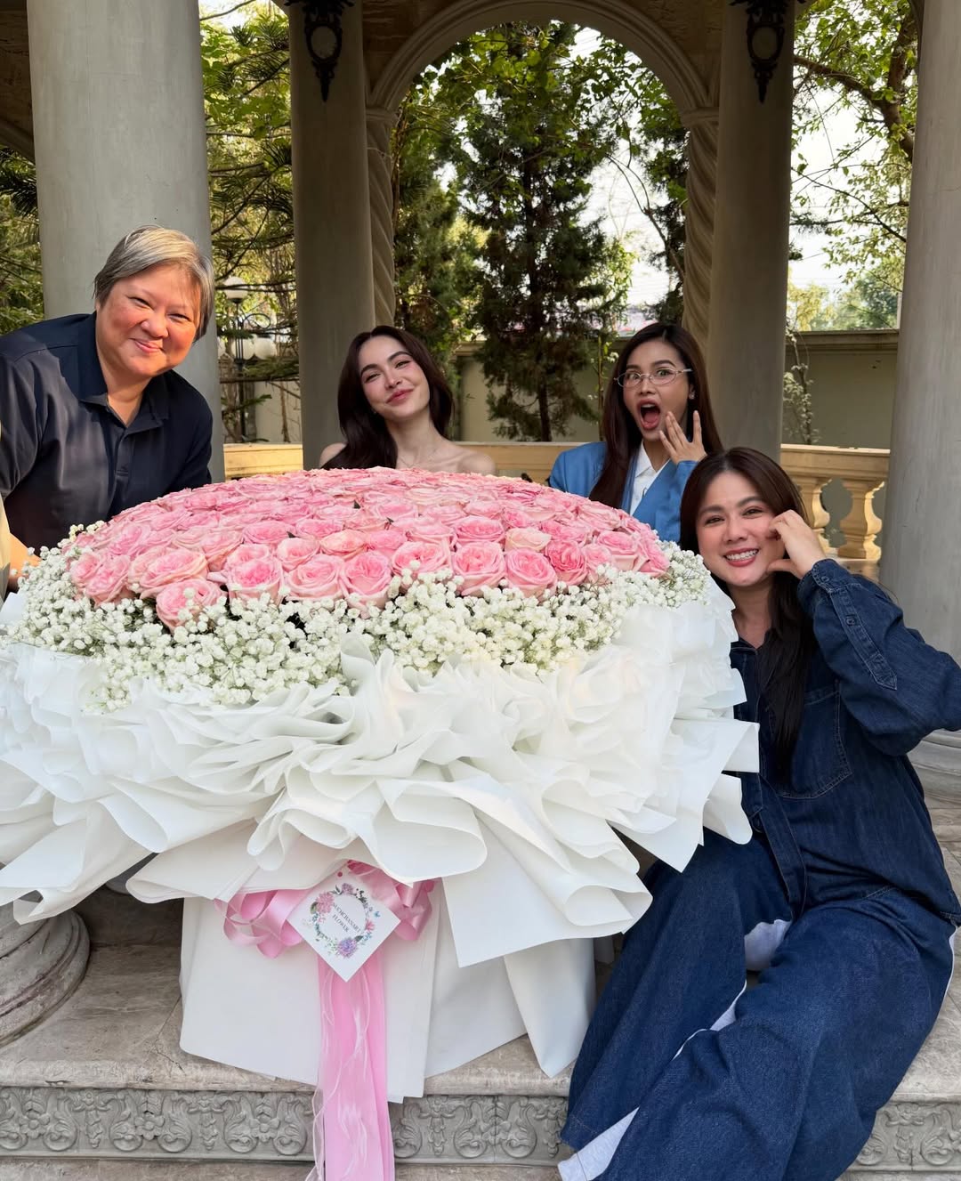 ติ๊ก - กัญญารัตน์ จิรรัชชกิจ