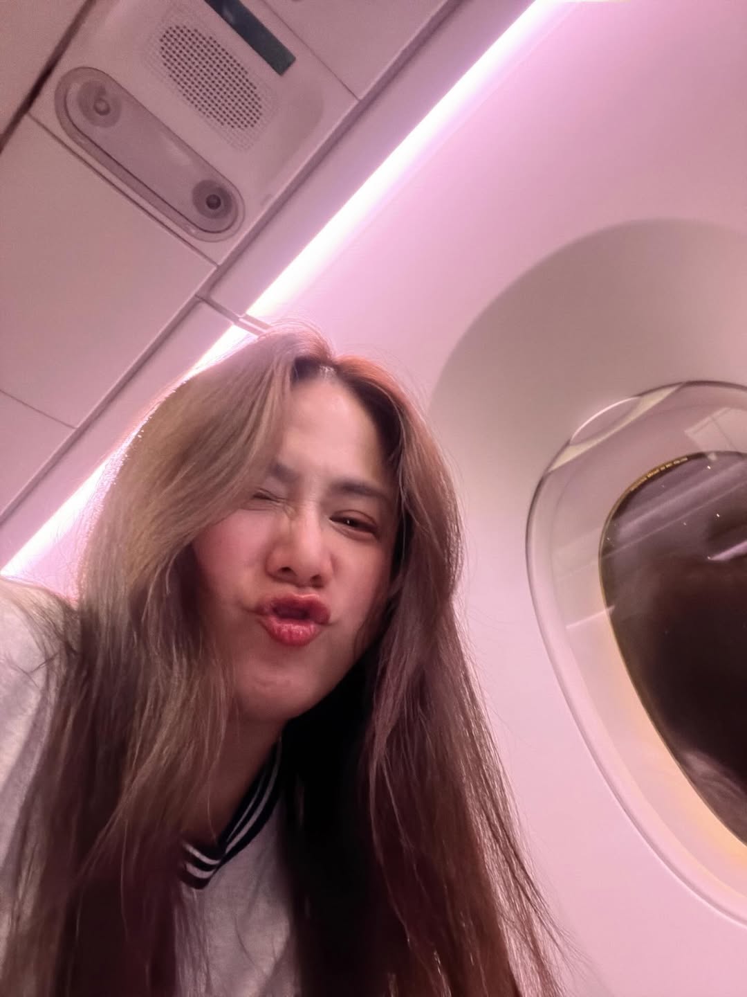 ติ๊ก - กัญญารัตน์ จิรรัชชกิจ