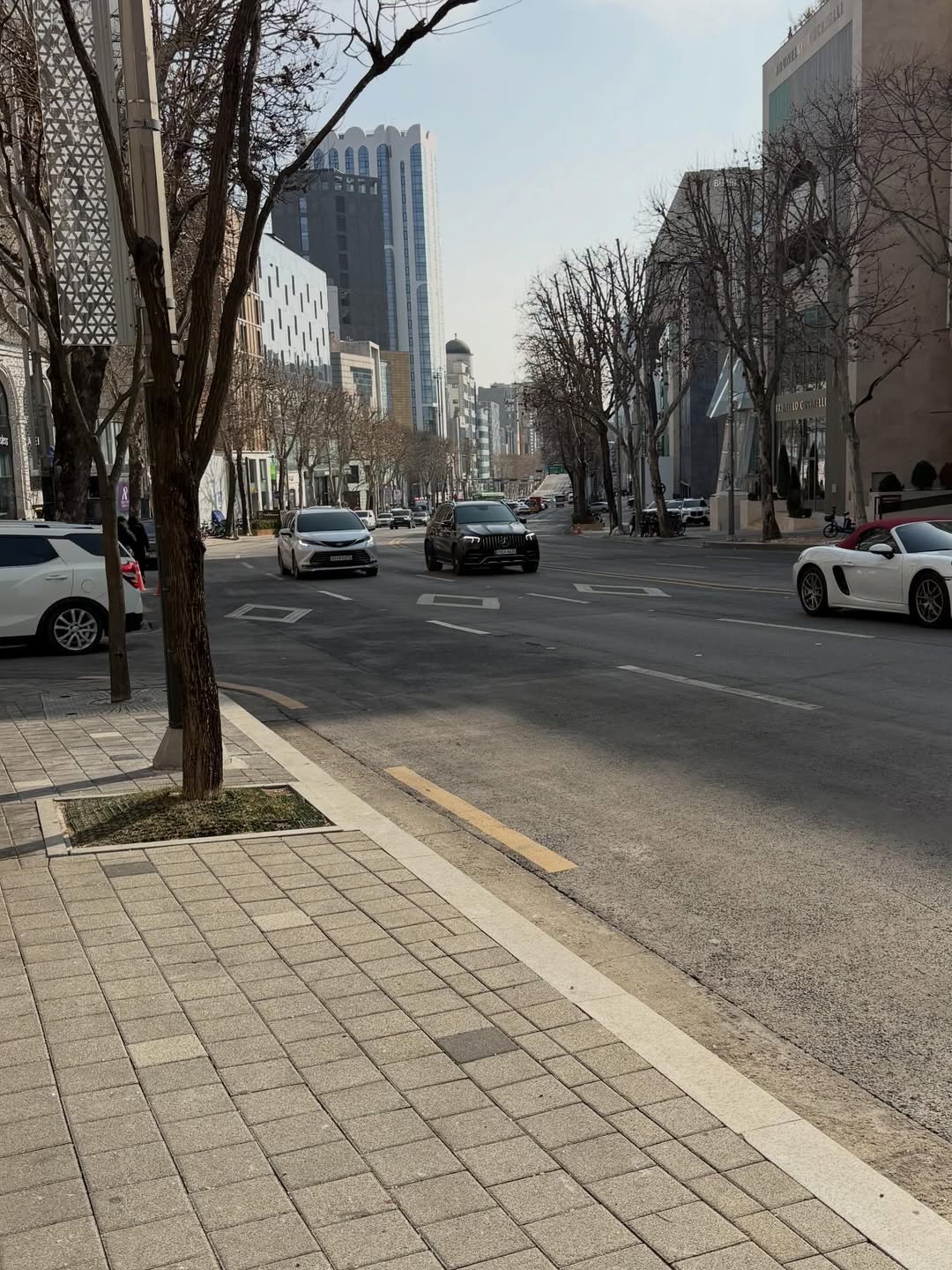 ติ๊ก - กัญญารัตน์ จิรรัชชกิจ