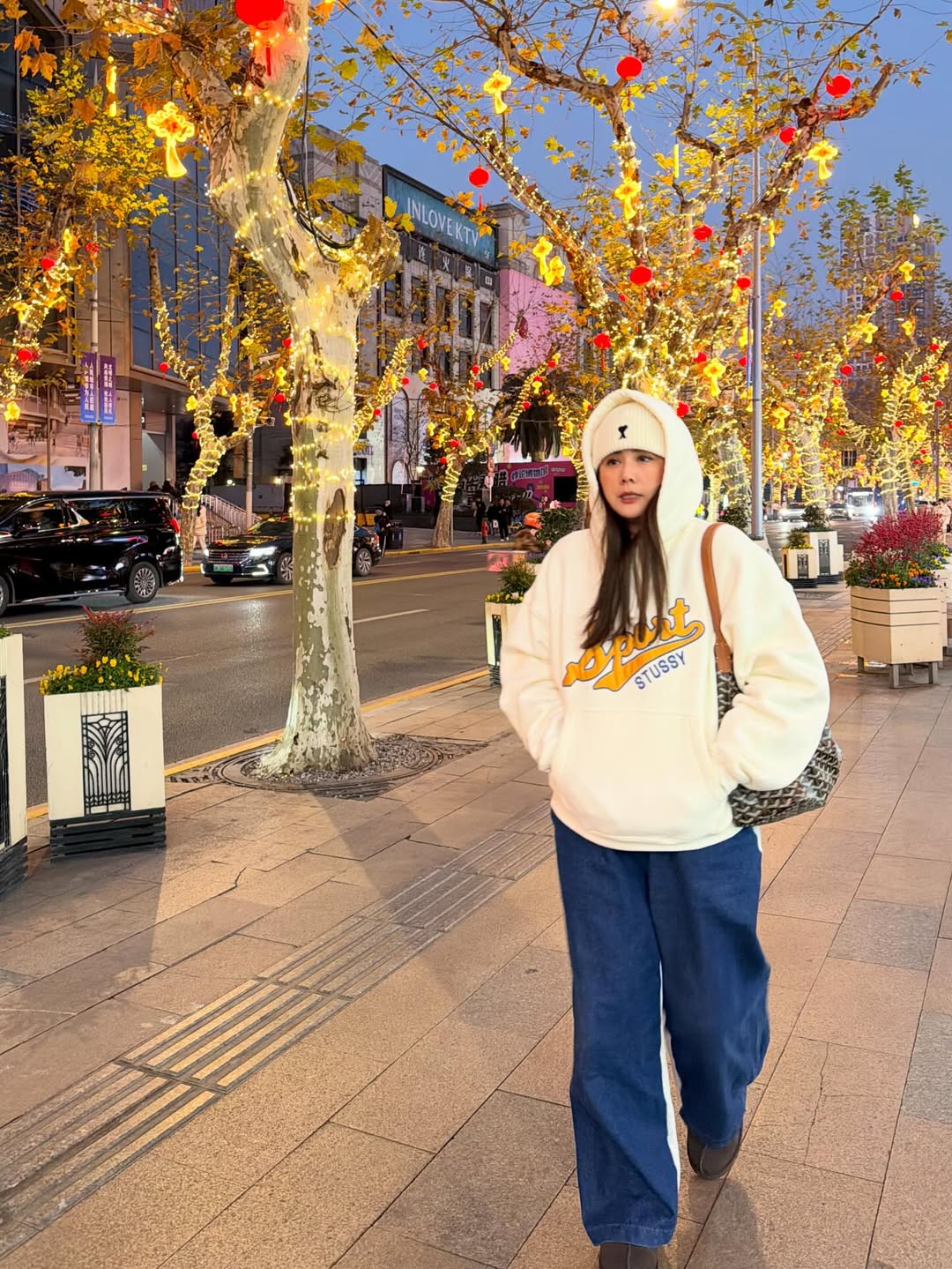 ติ๊ก - กัญญารัตน์ จิรรัชชกิจ