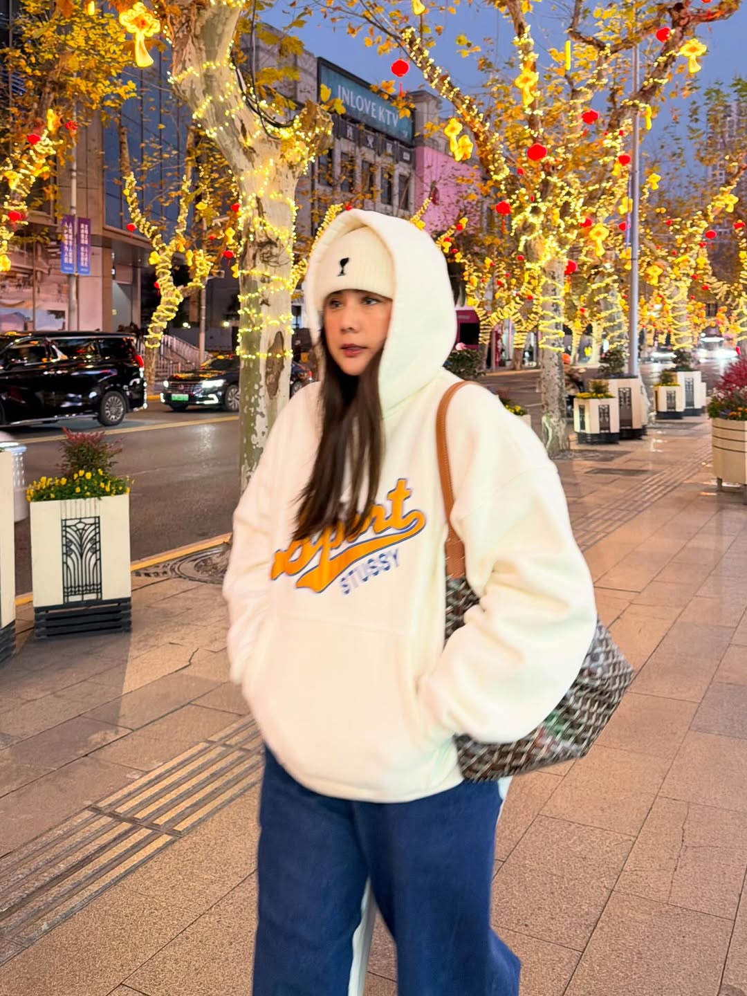 ติ๊ก - กัญญารัตน์ จิรรัชชกิจ