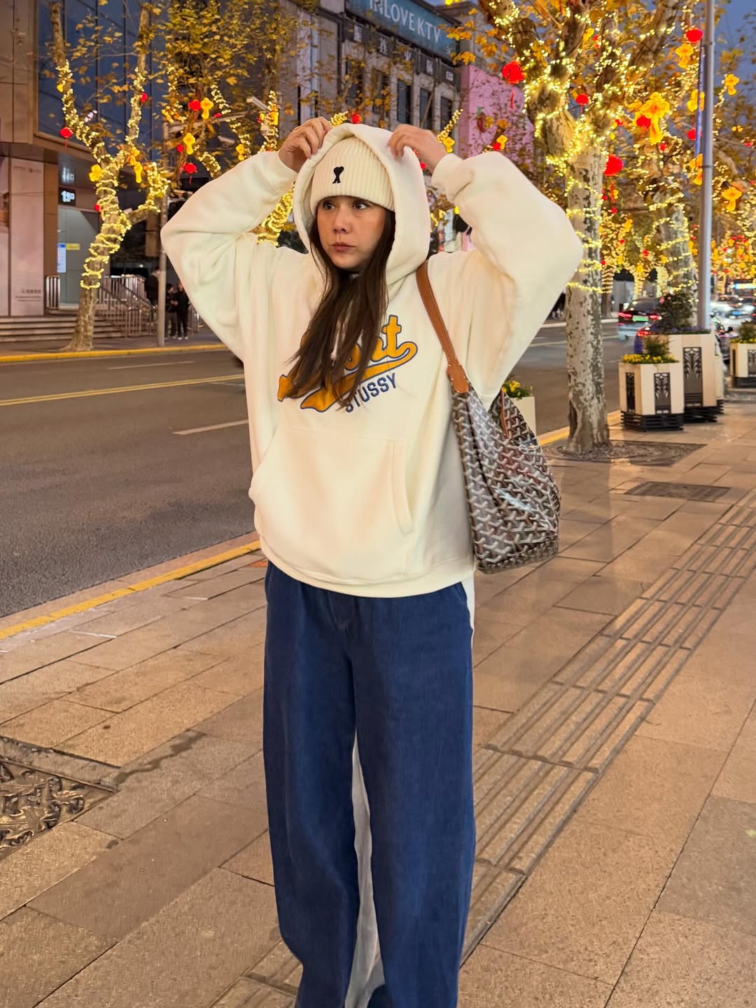 ติ๊ก - กัญญารัตน์ จิรรัชชกิจ