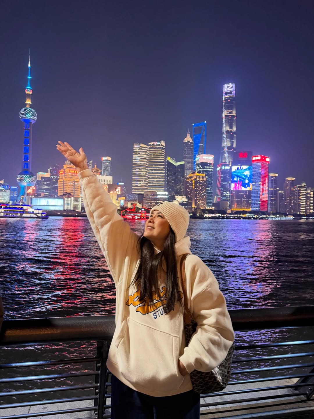 ติ๊ก - กัญญารัตน์ จิรรัชชกิจ