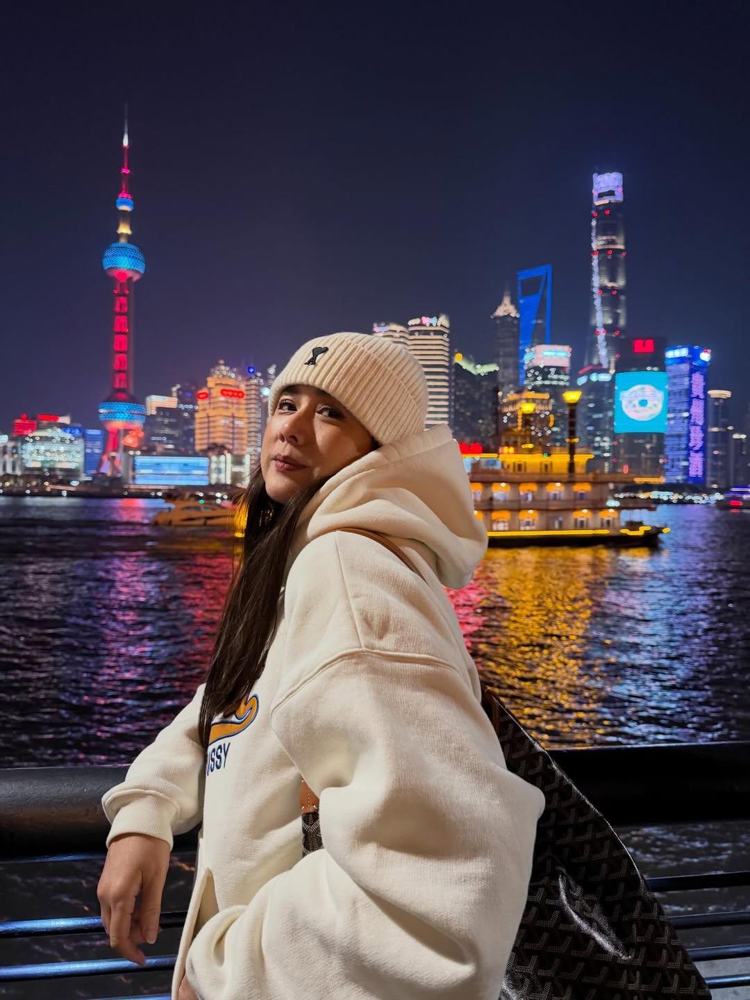 ติ๊ก - กัญญารัตน์ จิรรัชชกิจ