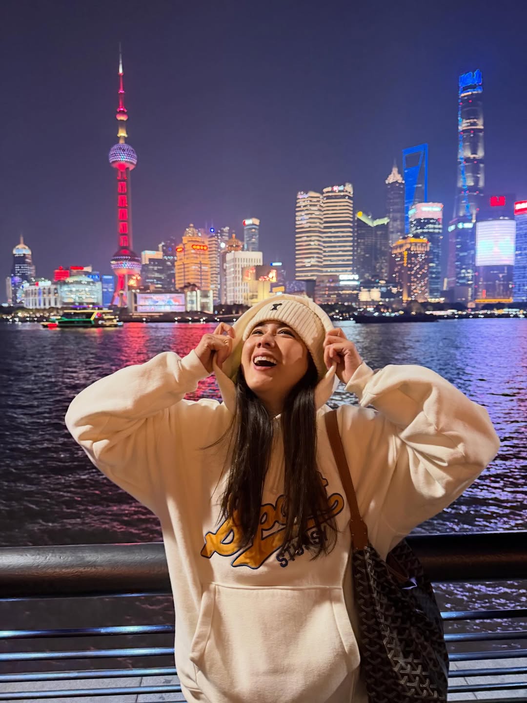 ติ๊ก - กัญญารัตน์ จิรรัชชกิจ