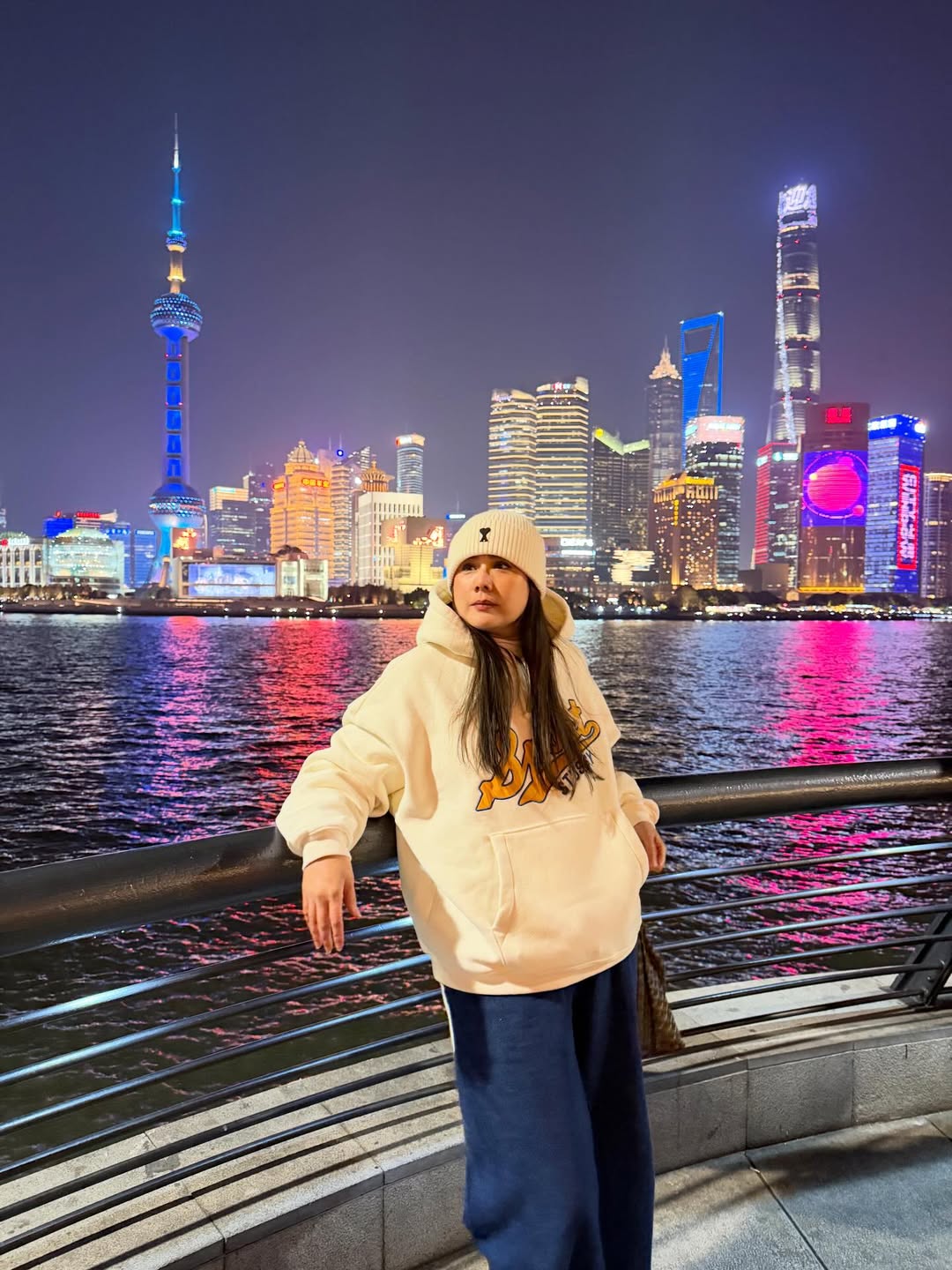 ติ๊ก - กัญญารัตน์ จิรรัชชกิจ