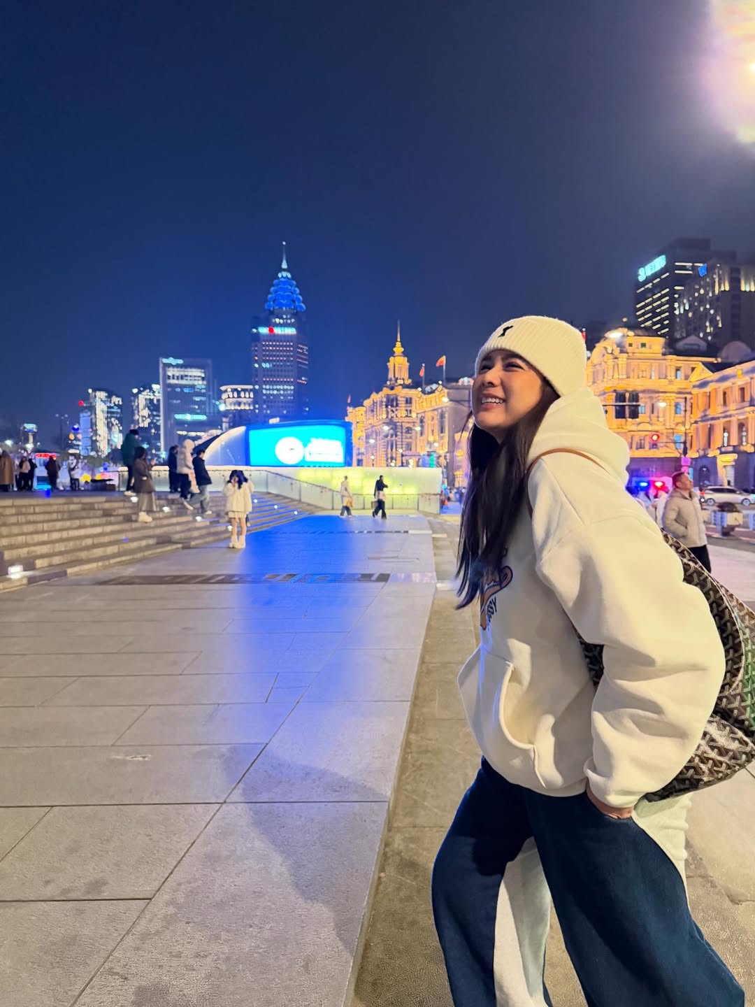 ติ๊ก - กัญญารัตน์ จิรรัชชกิจ