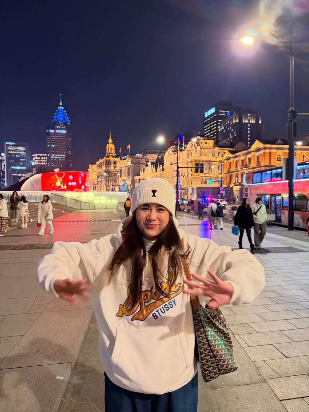 ติ๊ก - กัญญารัตน์ จิรรัชชกิจ