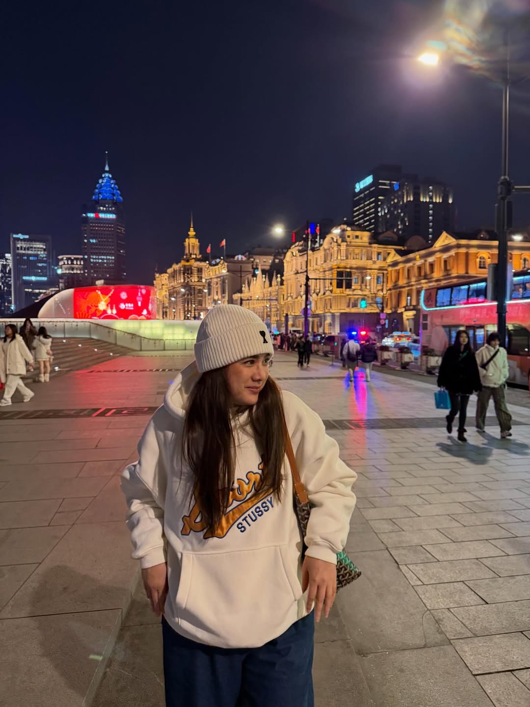 ติ๊ก - กัญญารัตน์ จิรรัชชกิจ