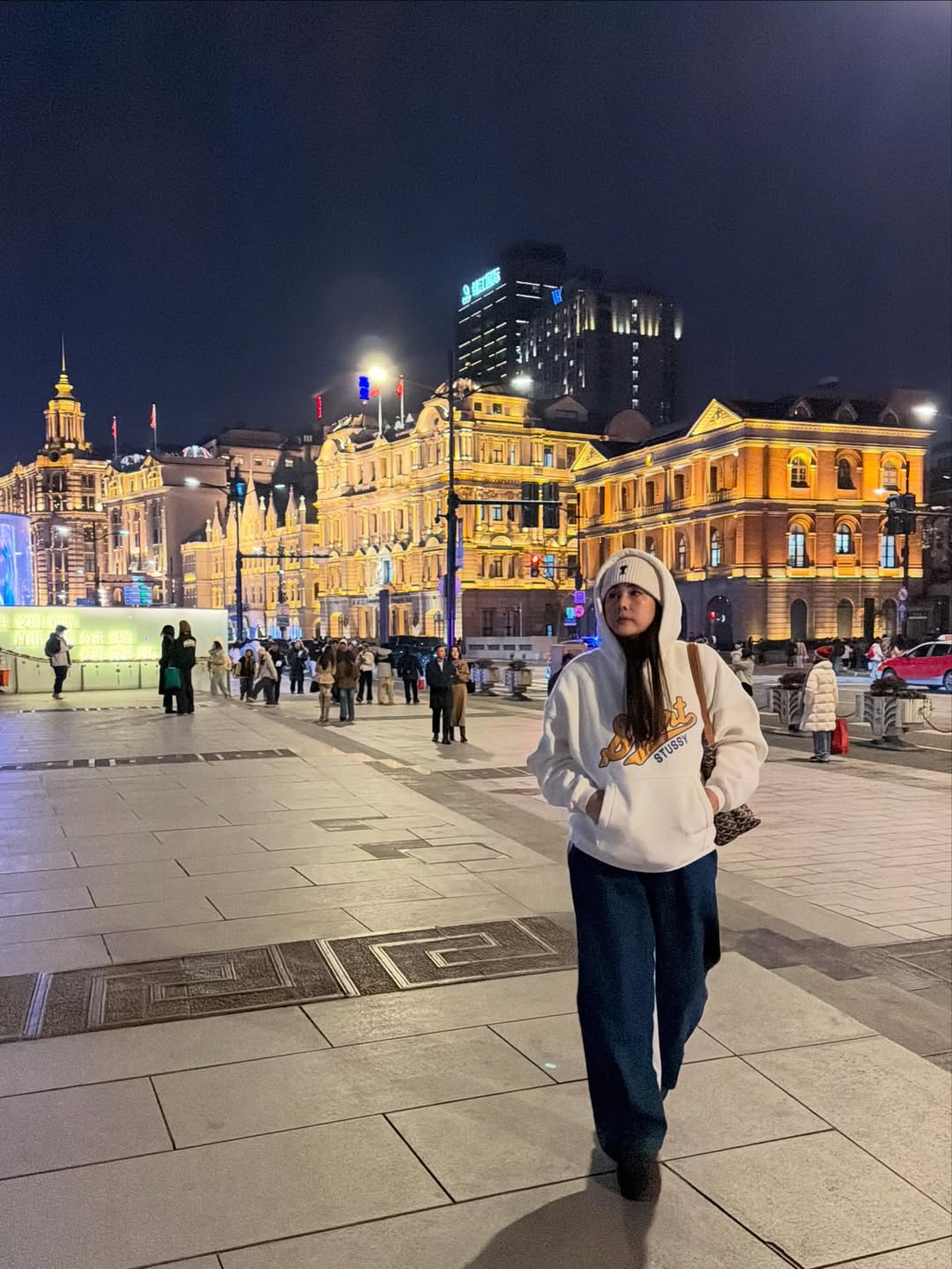 ติ๊ก - กัญญารัตน์ จิรรัชชกิจ