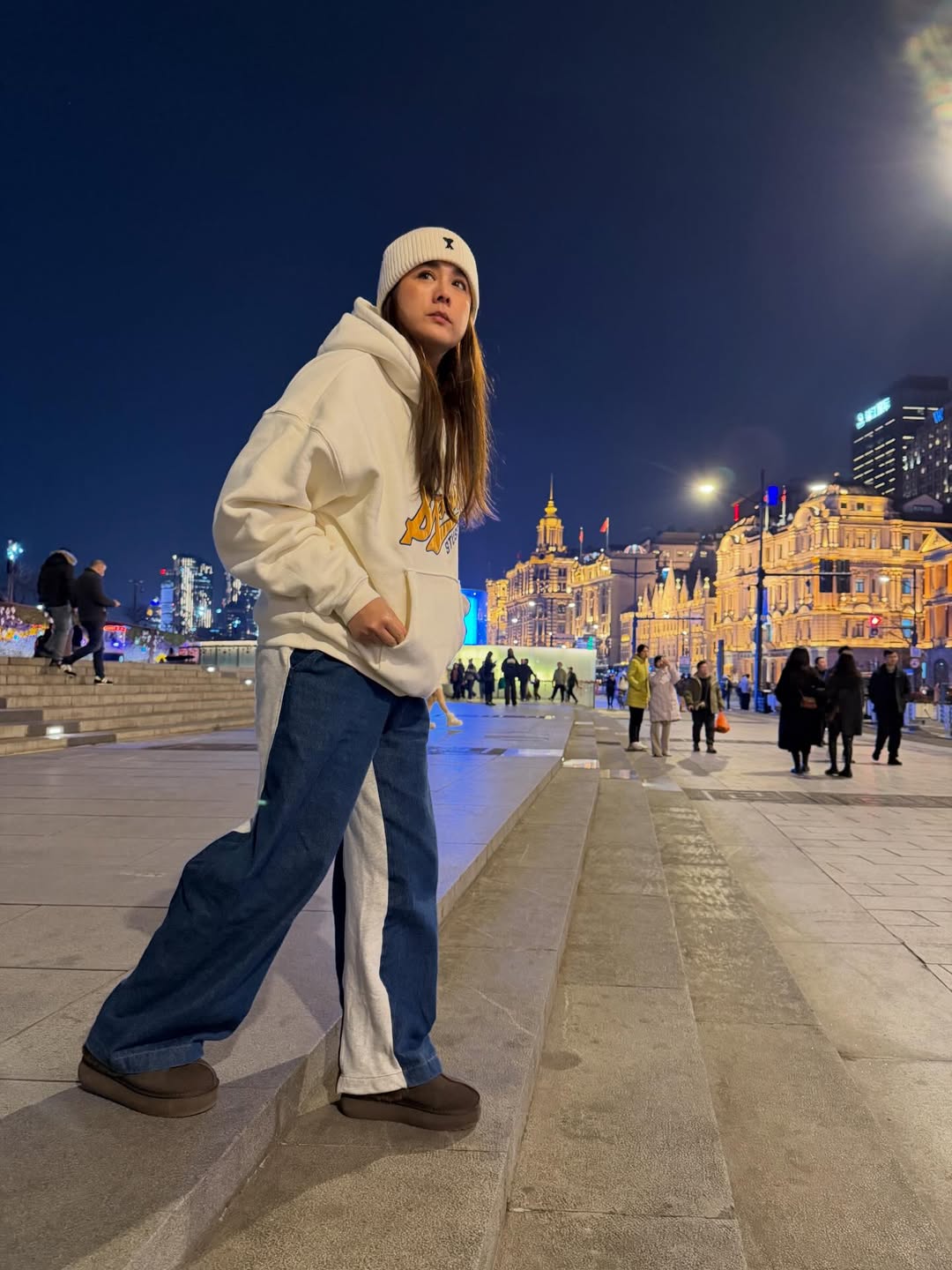 ติ๊ก - กัญญารัตน์ จิรรัชชกิจ