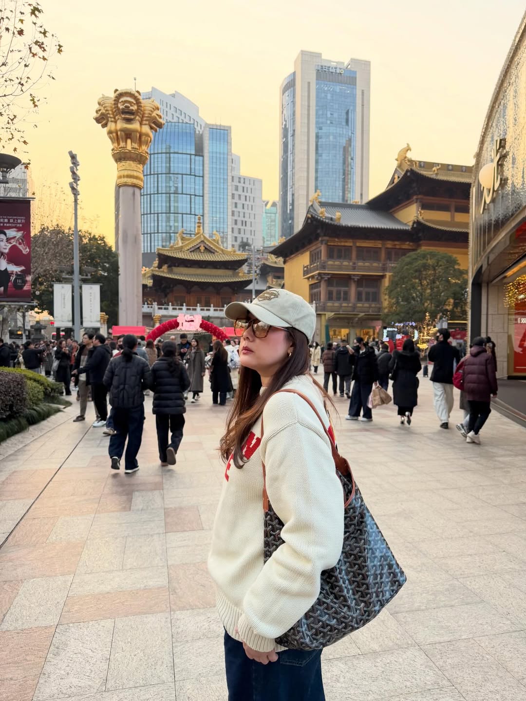 ติ๊ก - กัญญารัตน์ จิรรัชชกิจ